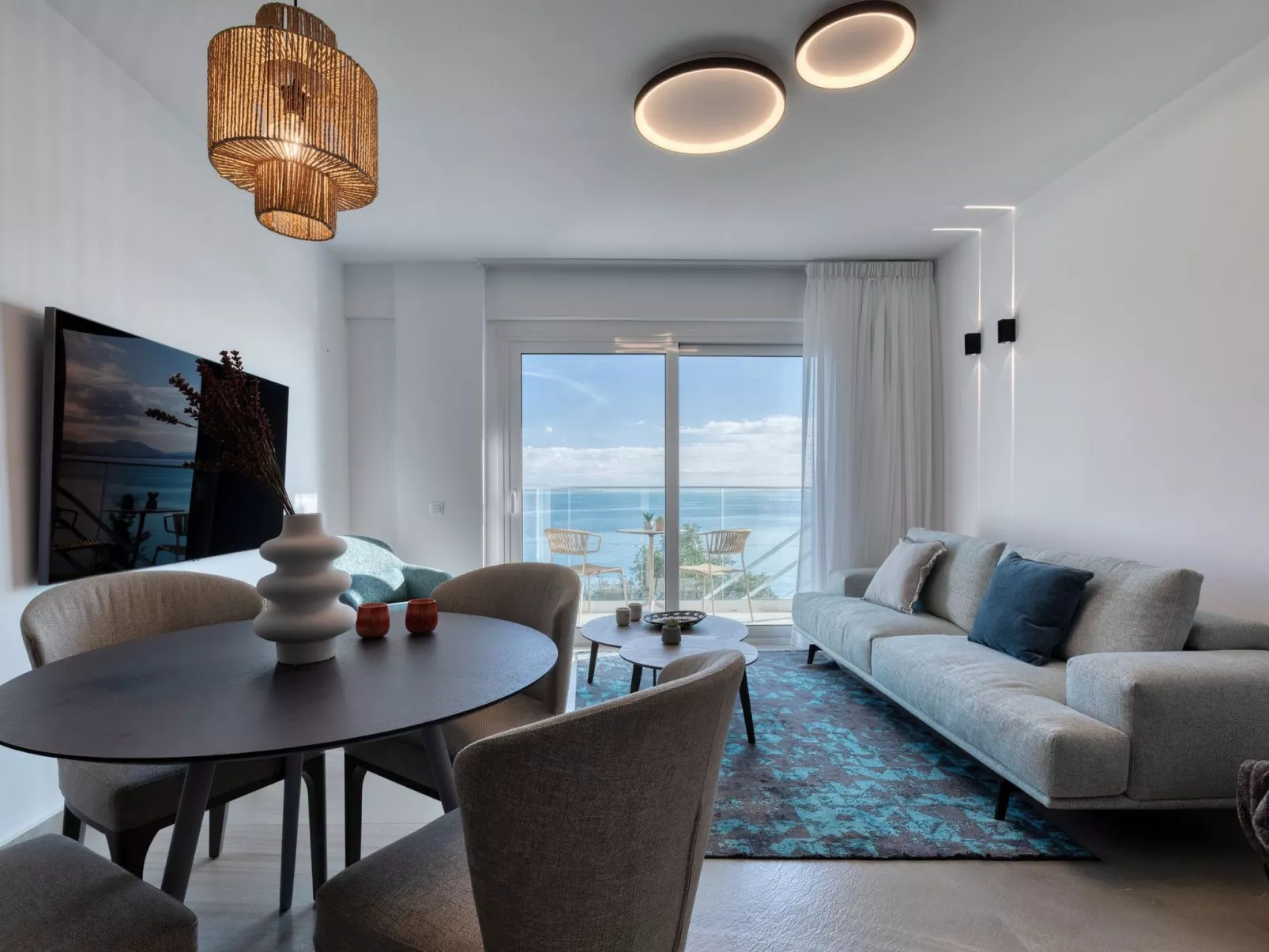 Luxuriöses Apartment mit zwei Schlafzimmern und Meerblick