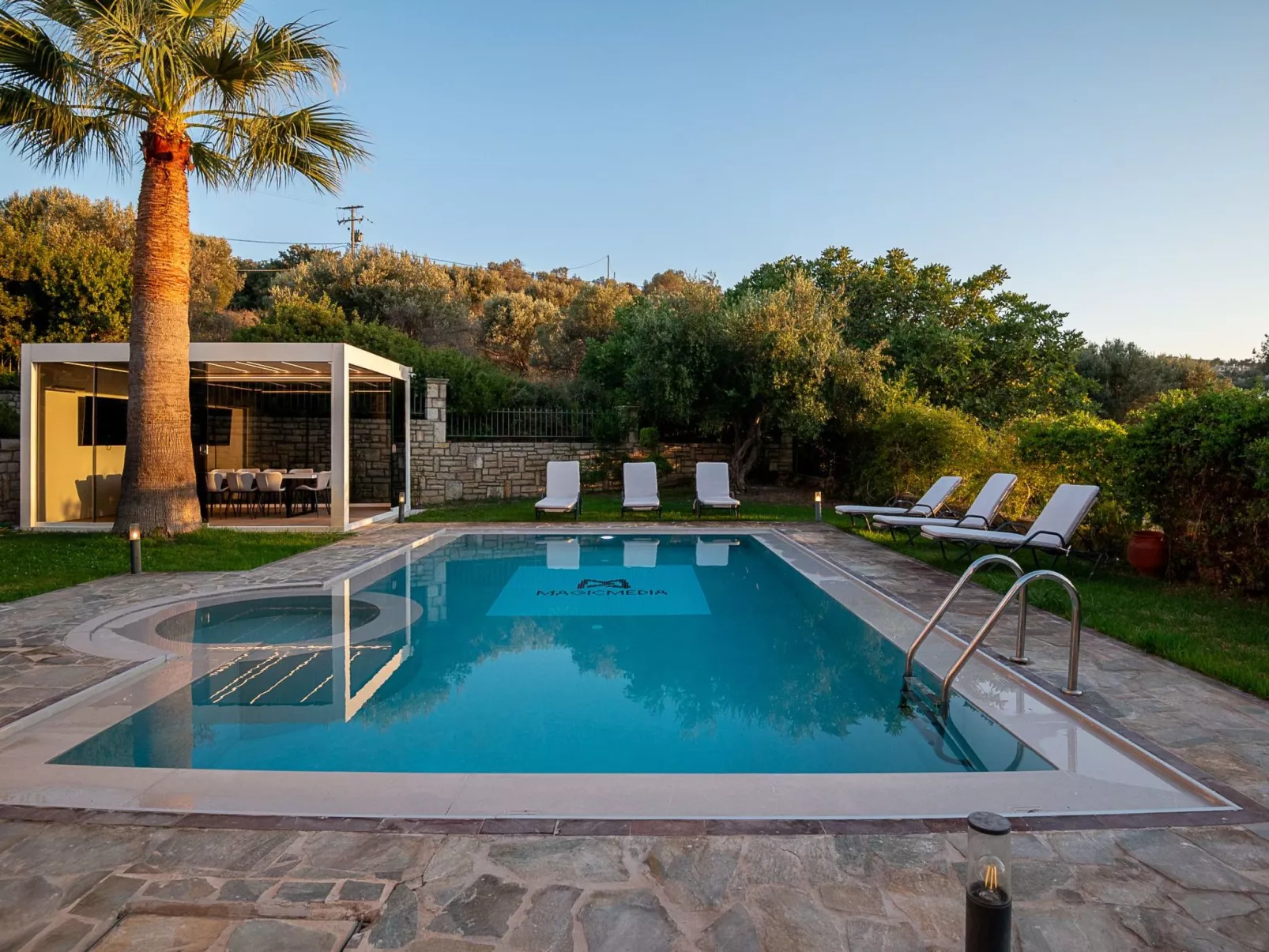 Neue Familienvillen mit 2 privaten Pools, Spielzimmer