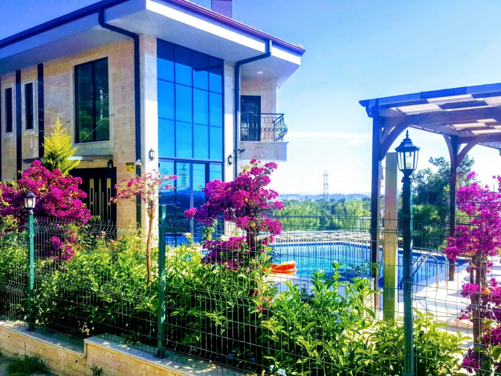 Berghütte mit eigenem Pool