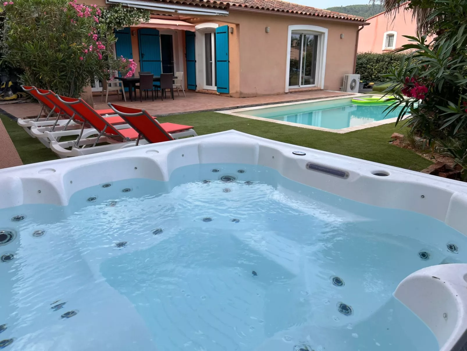 Villa 3 Schlafzimmer beheizter Pool privater Jacuzzi