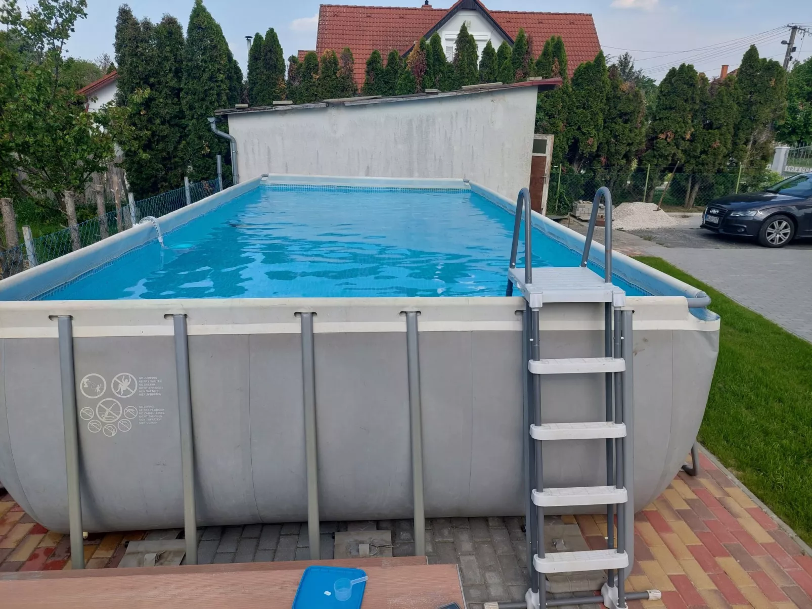 Schönes Ferienhaus mit sehr großem Pool