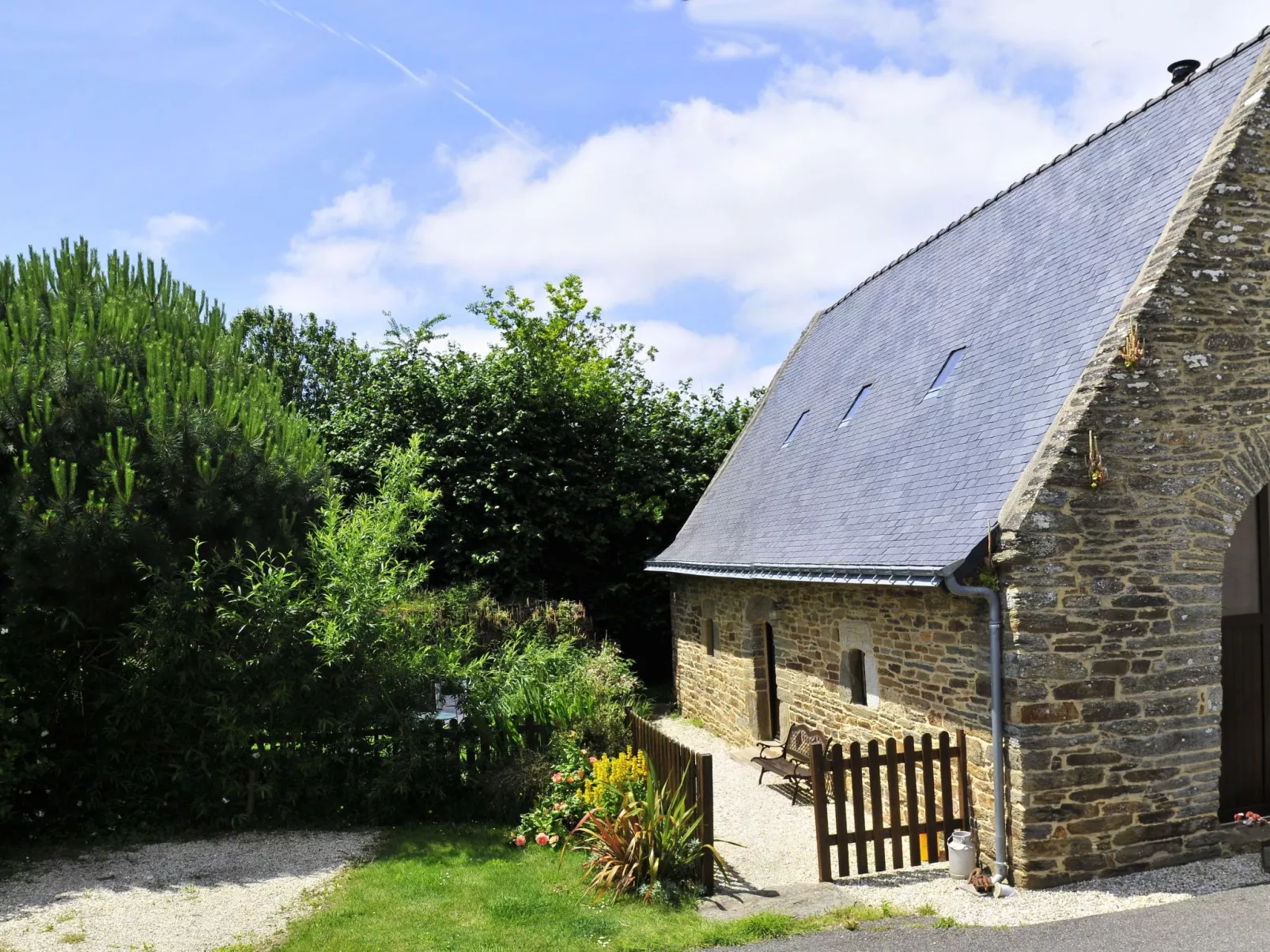 Domäne mit eigenem Garten und Grill