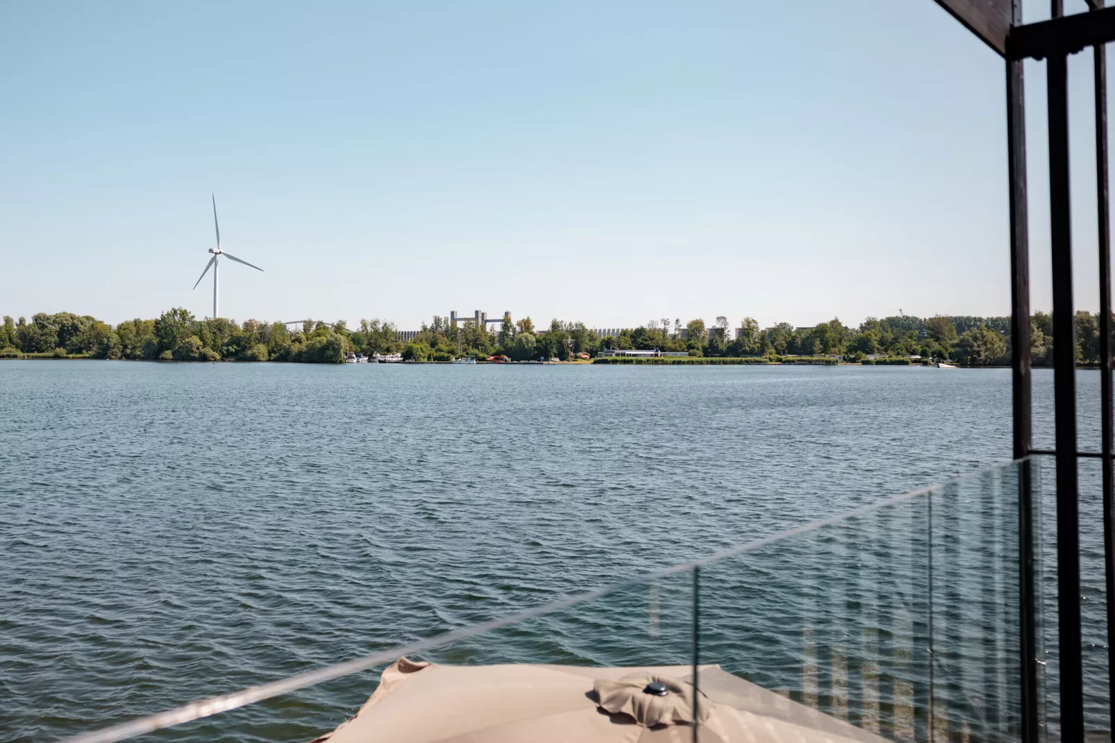 Lakeside Resort Brielle 1-Areas summer 1km