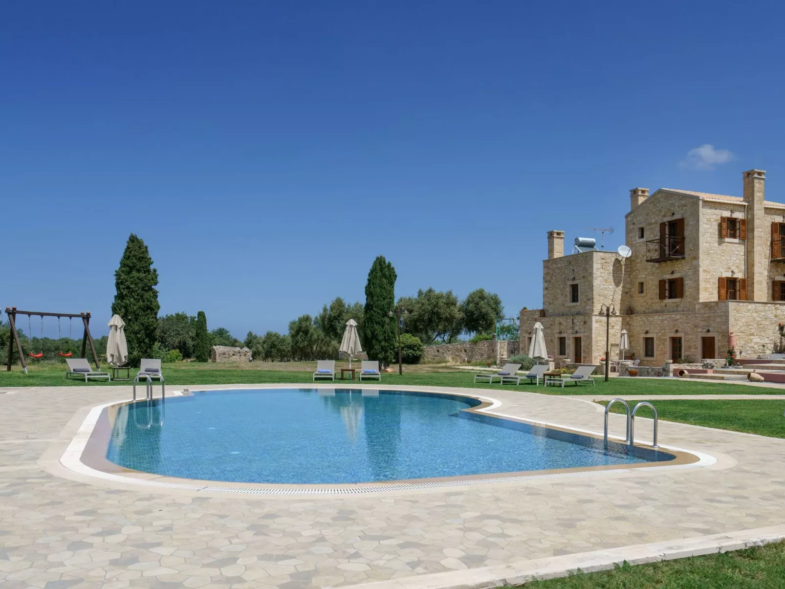 Villa "Arodamos" mit Garten, Grill und Terrasse