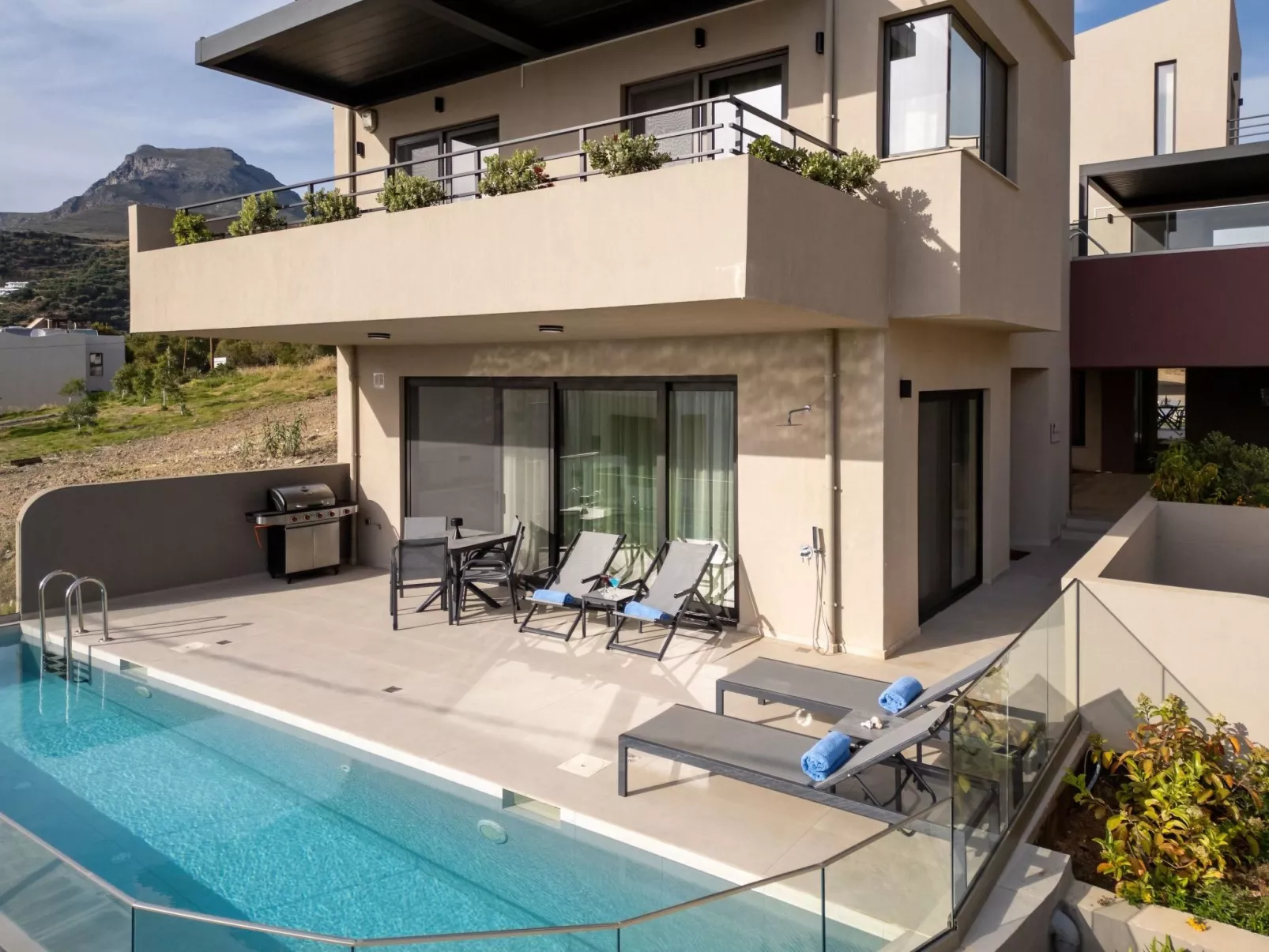 Neue Villa Anemoni mit privatem Pool, 100m zum Strand