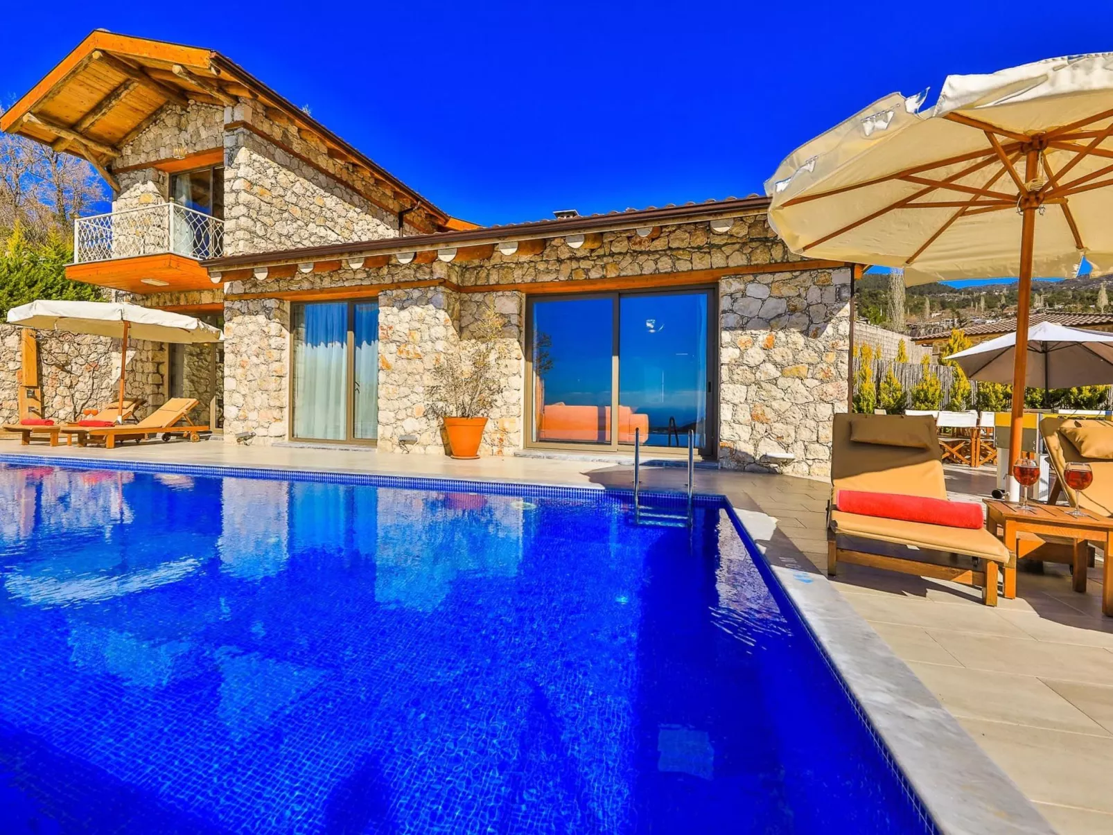 Natursteinhaus mit Pool in Kalkan Islamlar