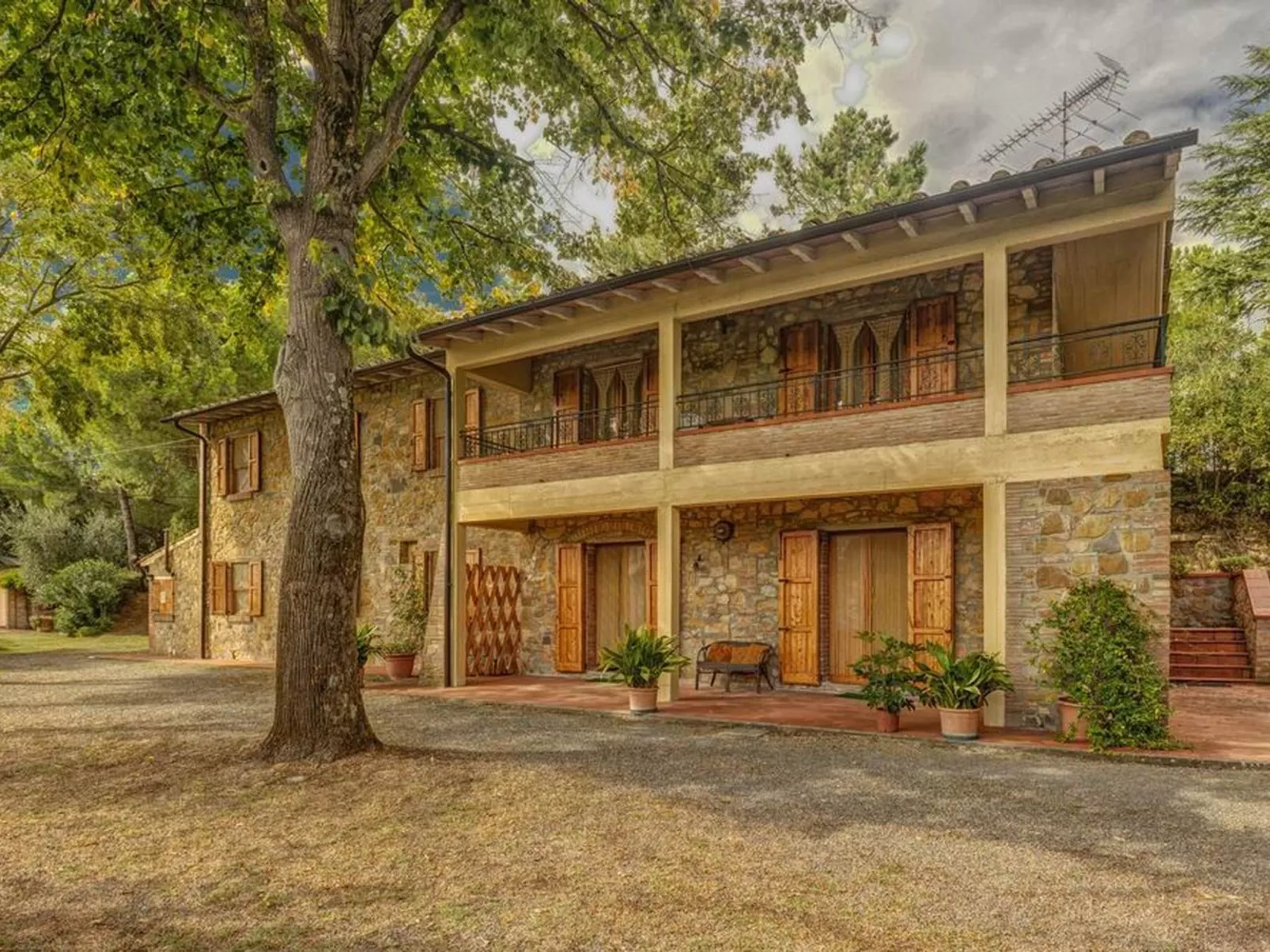 Michele Leccino' Wohnung mit Schwimmbad