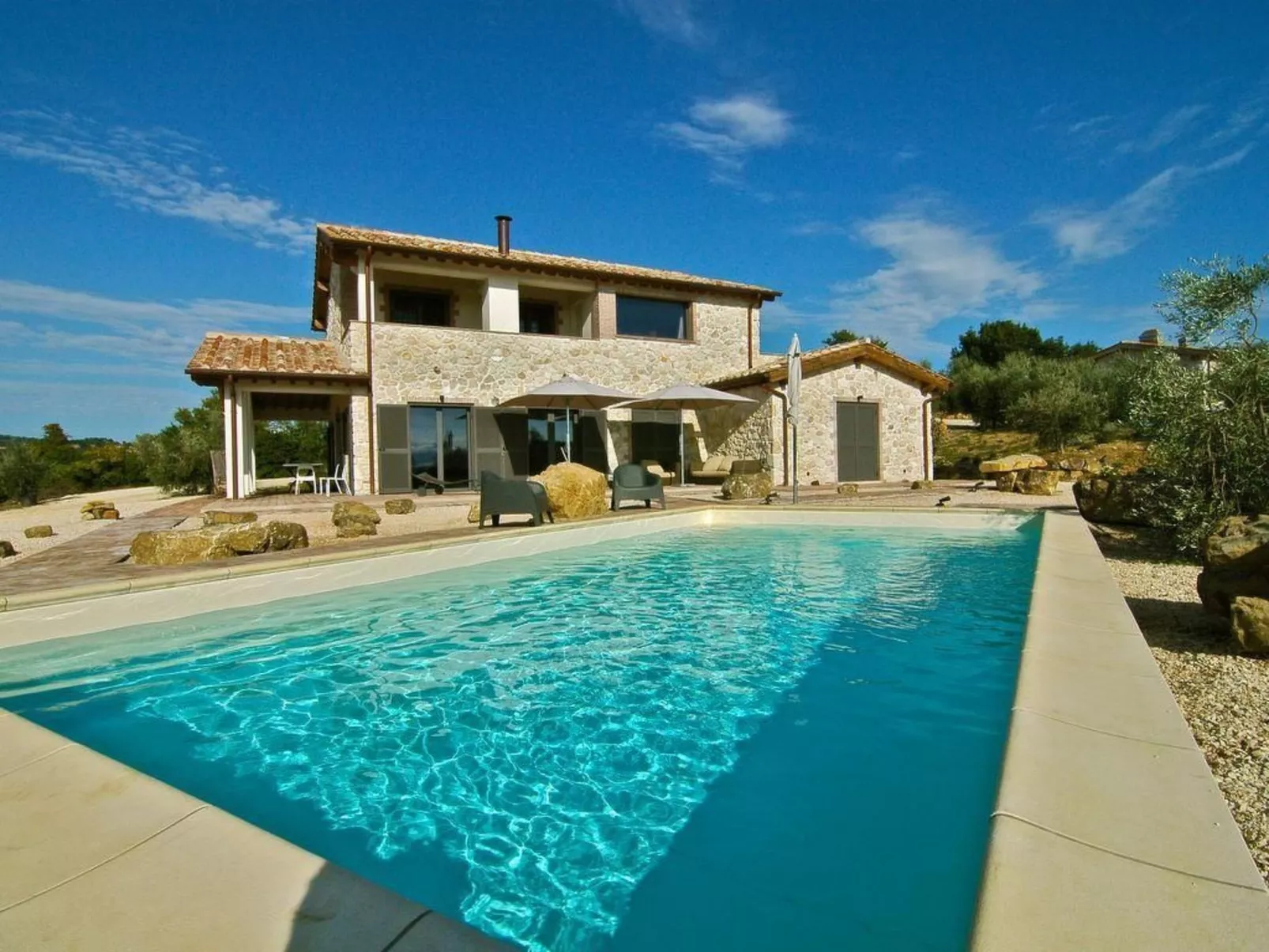 Traumhaftes Anwesen mit Schwimmbad in Meernähe