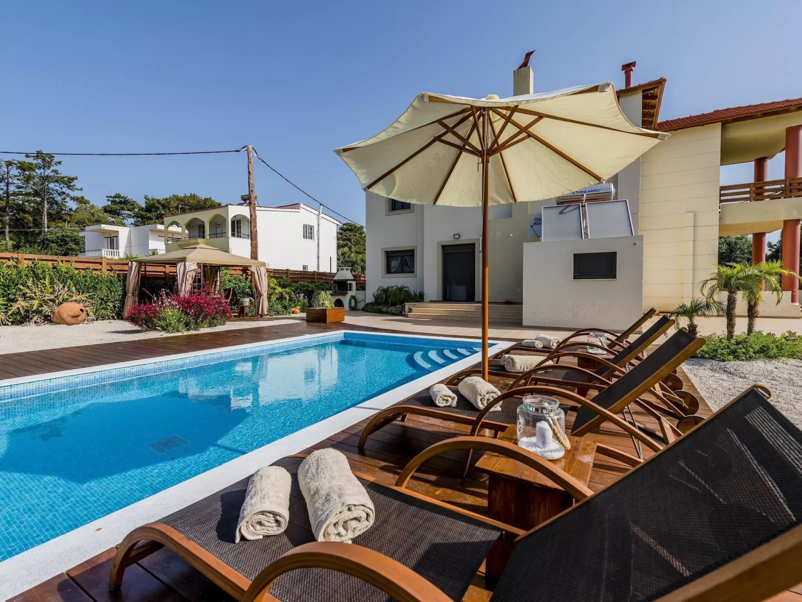 In Sgourou mit Eigenem Balkon