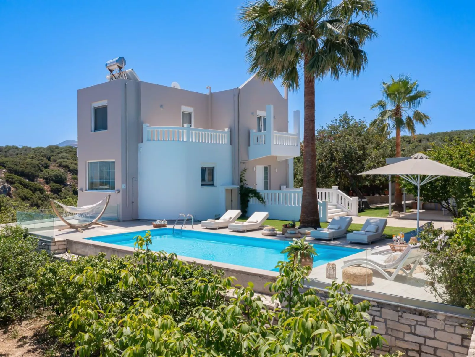 Villa mit Infinity-Pool und BBQ, Nähe zum Strand