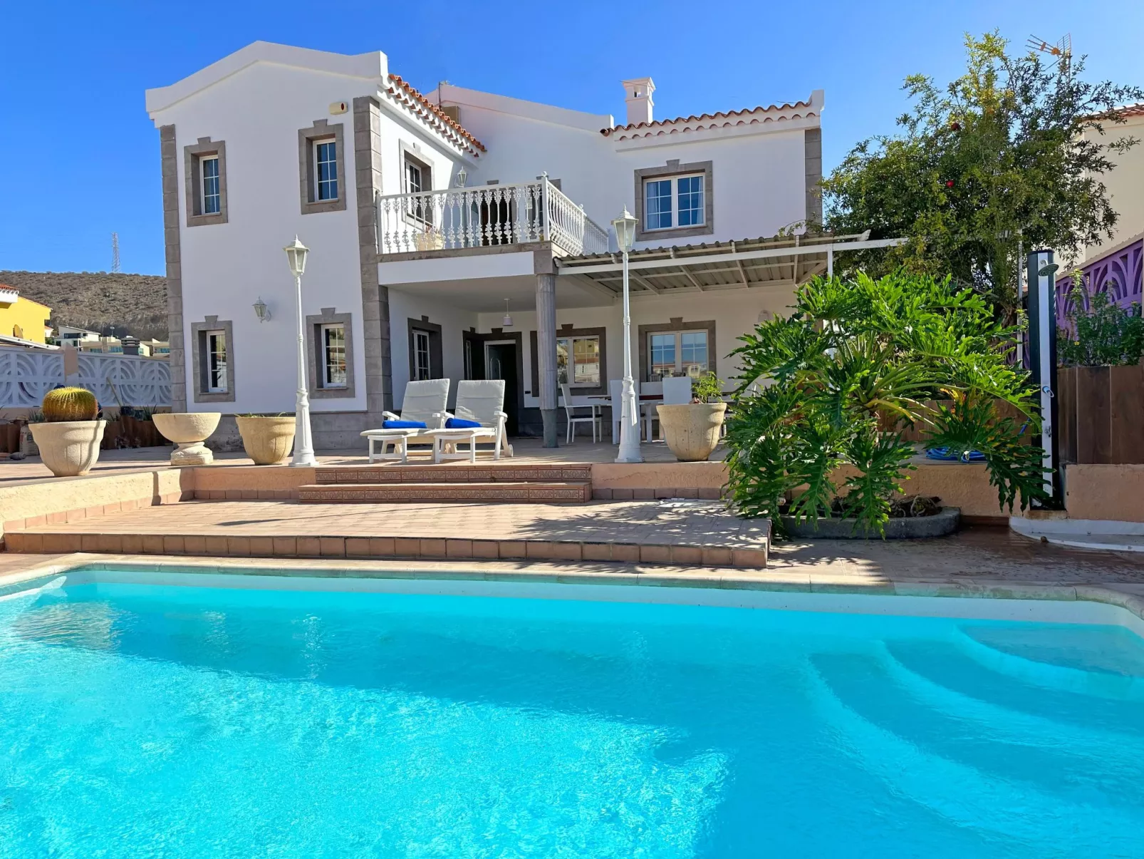 Villa "Esmeralda" mit Garten, Grill und Terrasse