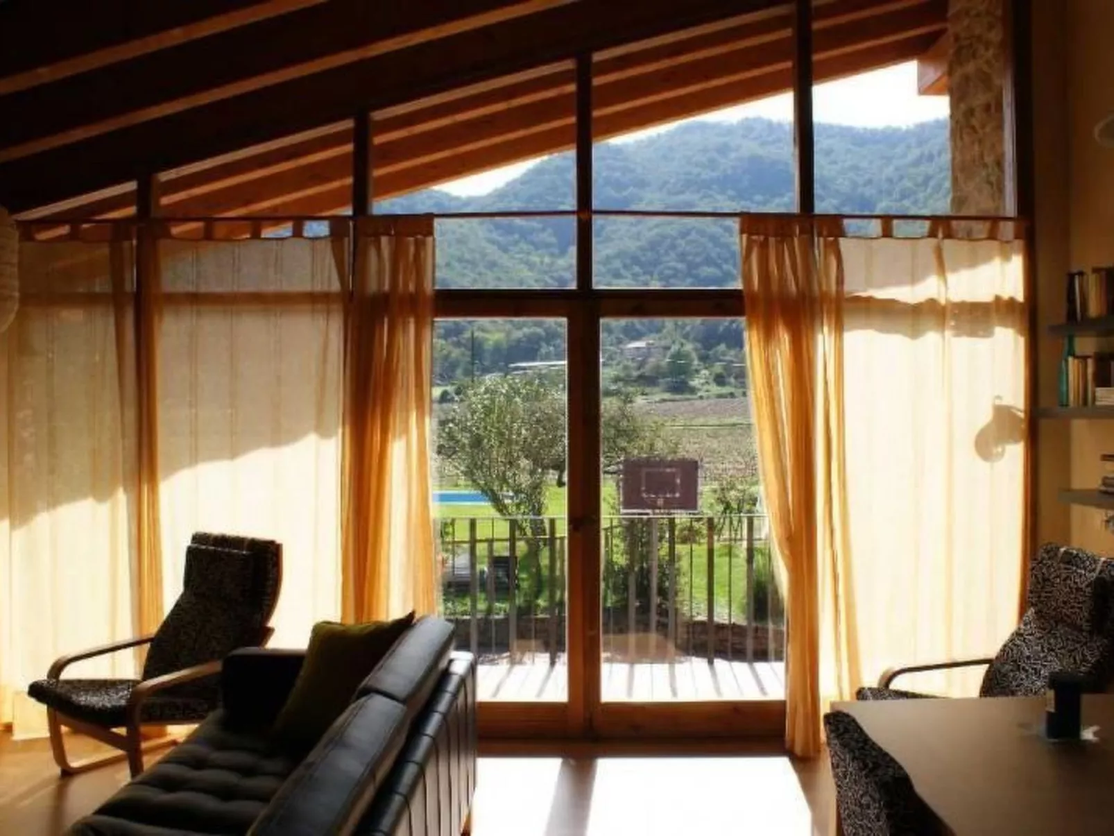 Wohnung El Graner mit großer Fensterfront