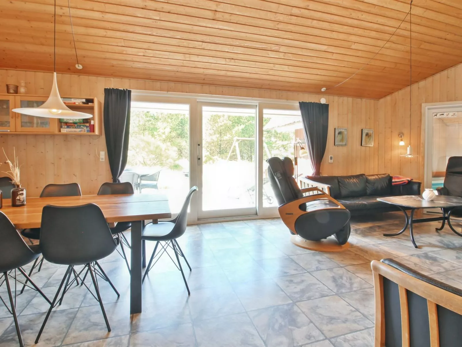 "Thordo" - 2.4km from the sea-Inside