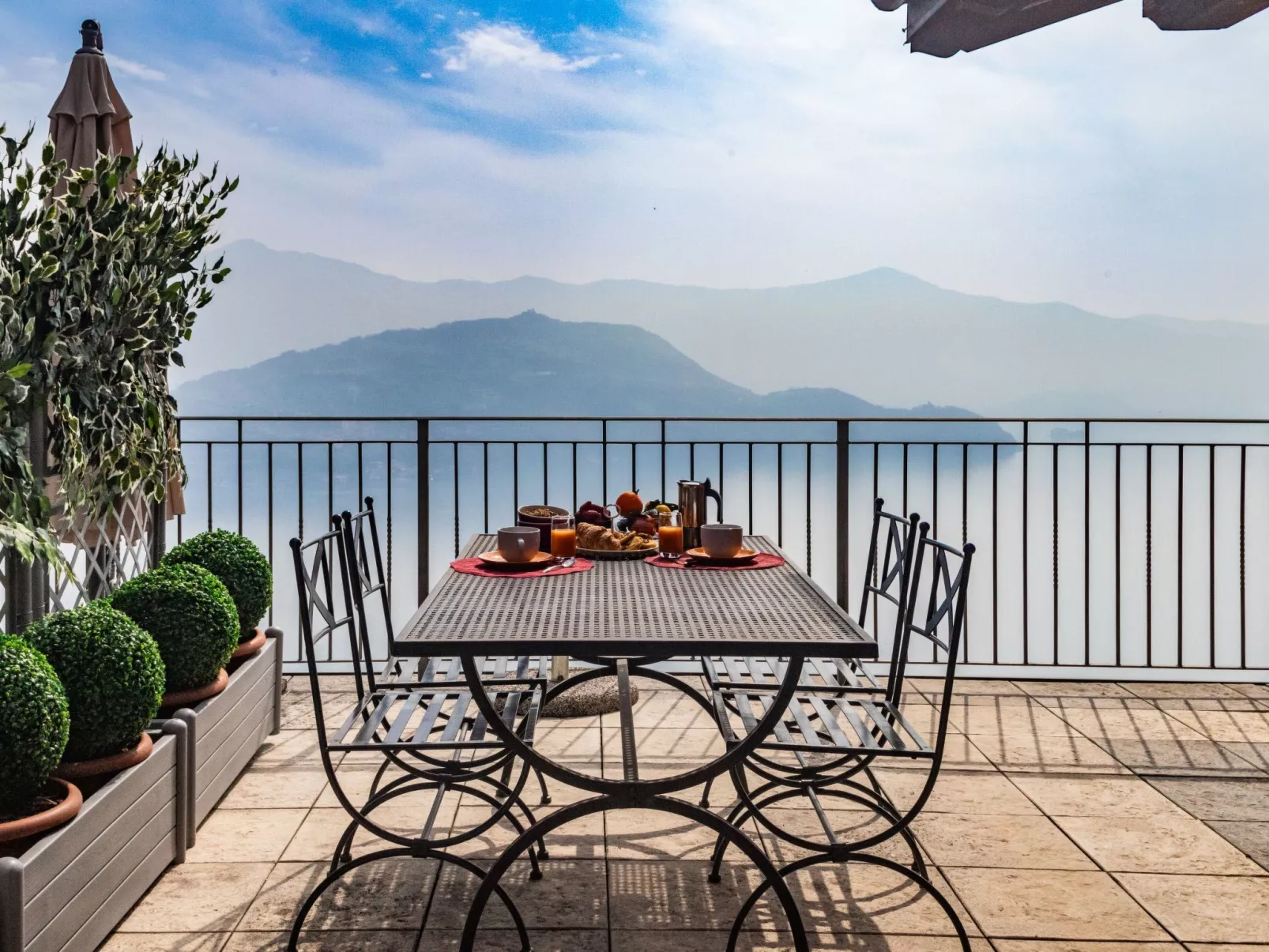 Terrazza a Lago - Zweizimmerwohnung mit Terrasse und Schwimmbad