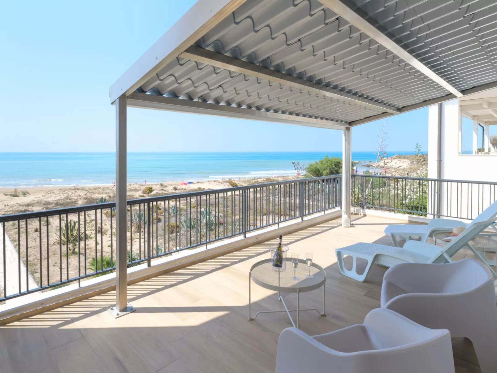 Villa am Sandstrand von Punta Secca