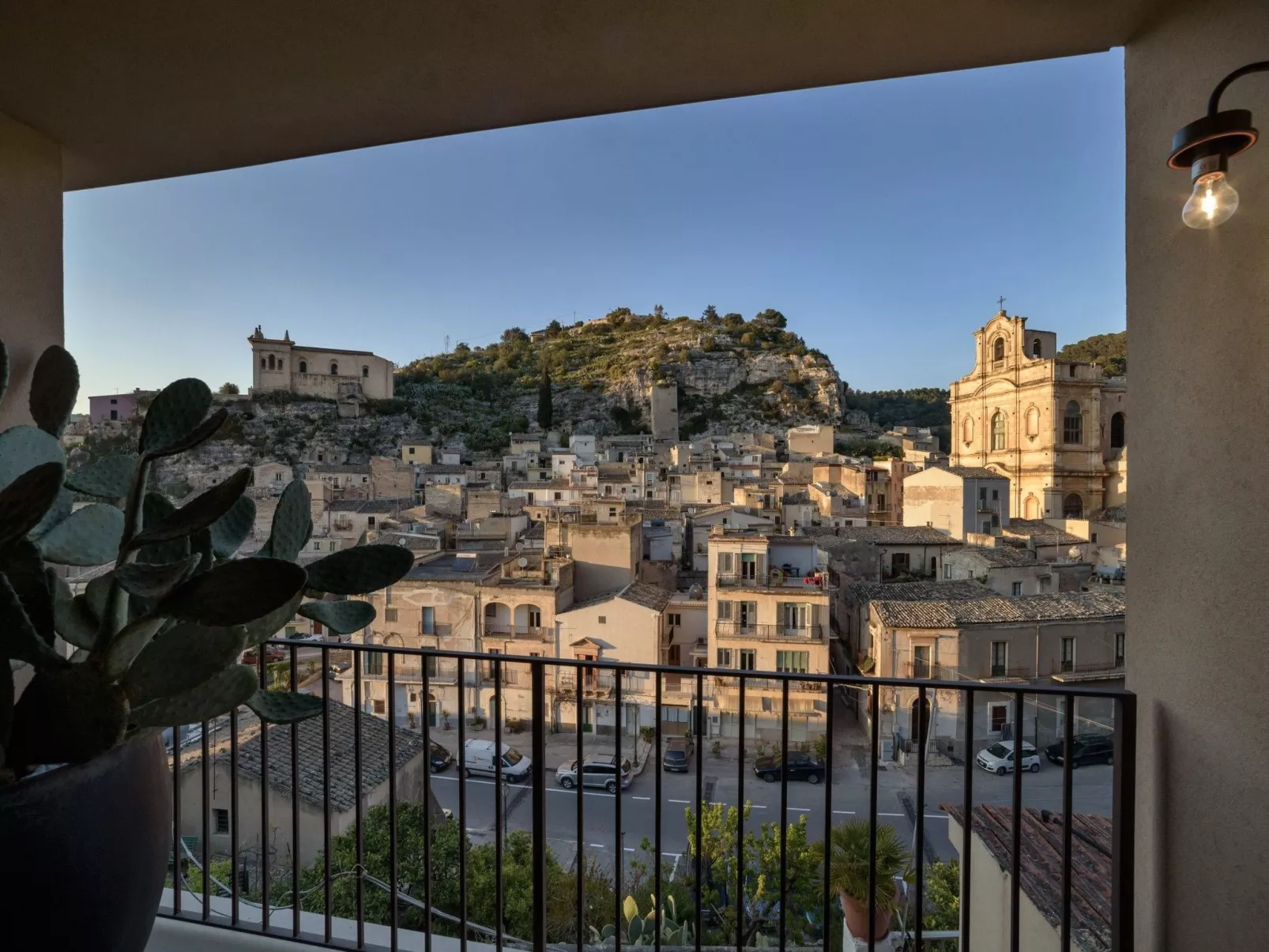 Nettes Appartement in Scicli mit Möblierter Terrasse