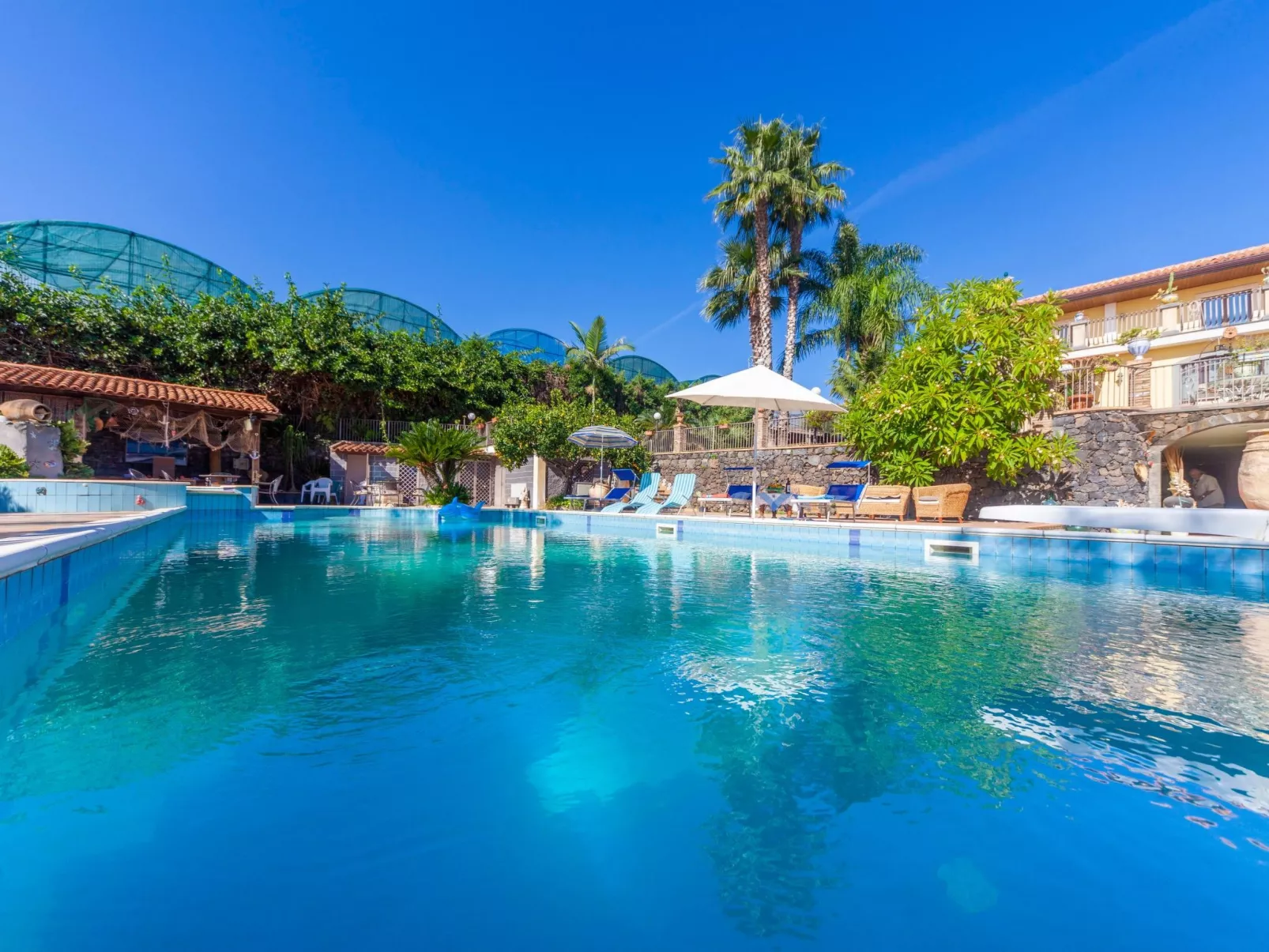 Für 10 Personen in Fiuefreddo di Sicilia, Sizilien (Ostküste von Sizilien)