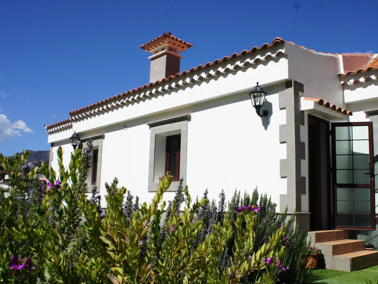 Villa Lucas mit Gartenterrasse und Schwimmbad