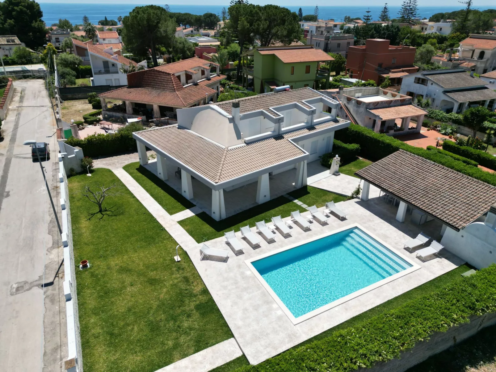 Für 10 Personen an der Küste Siziliens