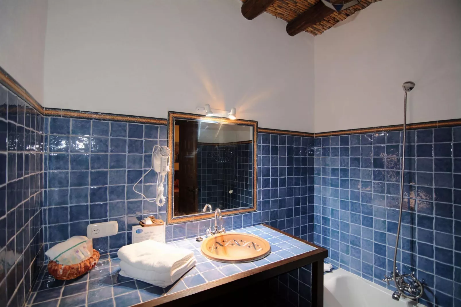 Cortijo Los Olivos-Bathroom