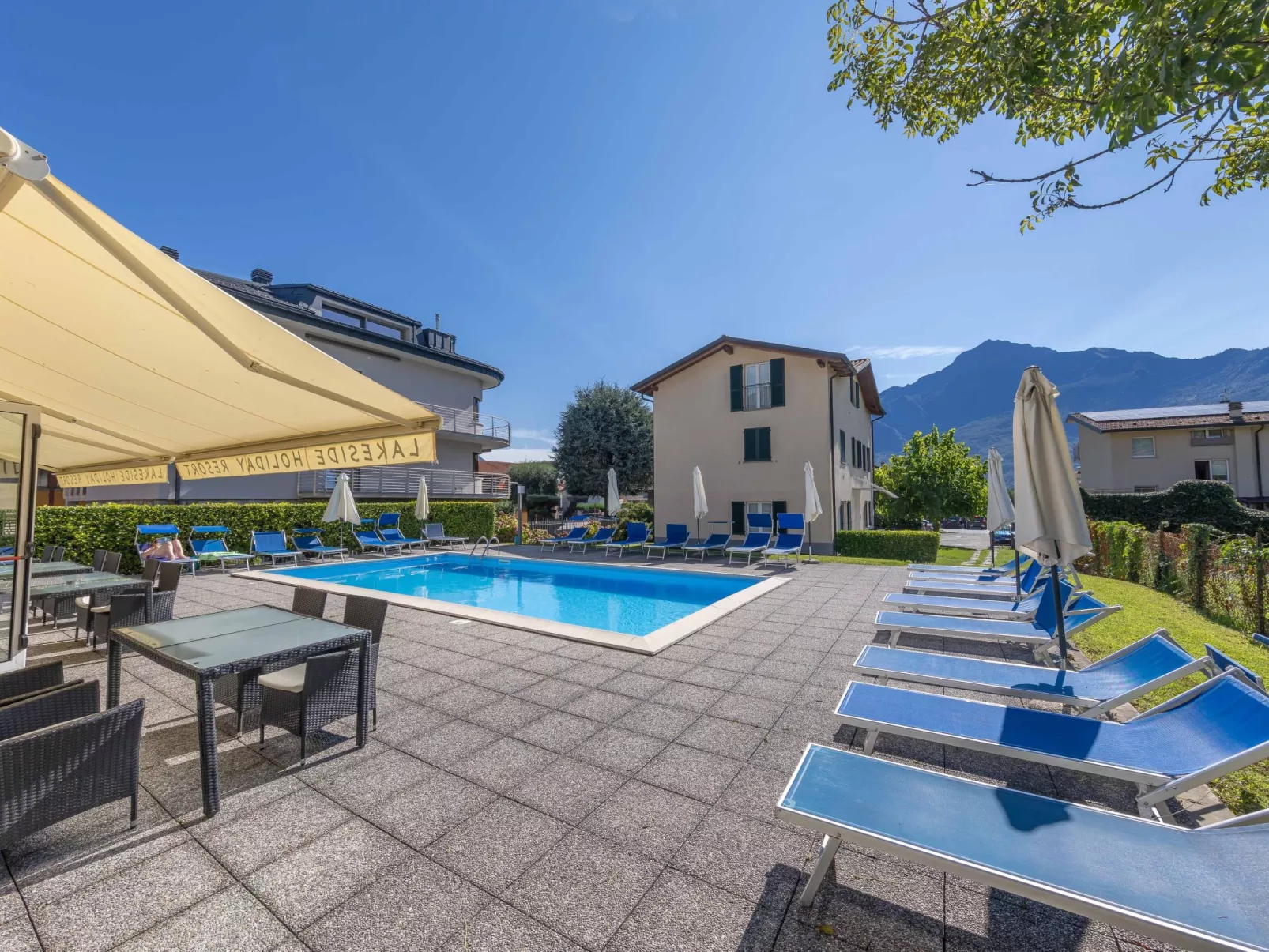 Lakeside Attic Apartment