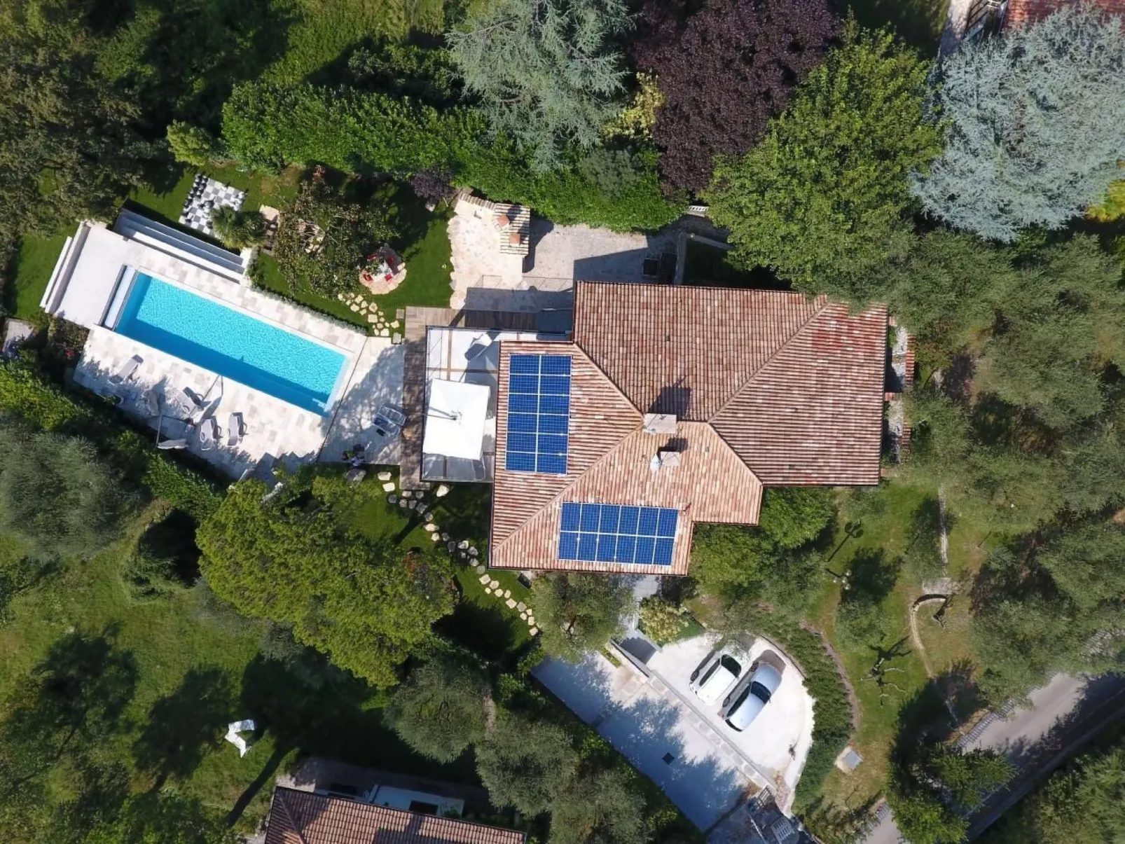 Villa am Gardasee mit großem Pool und Garten