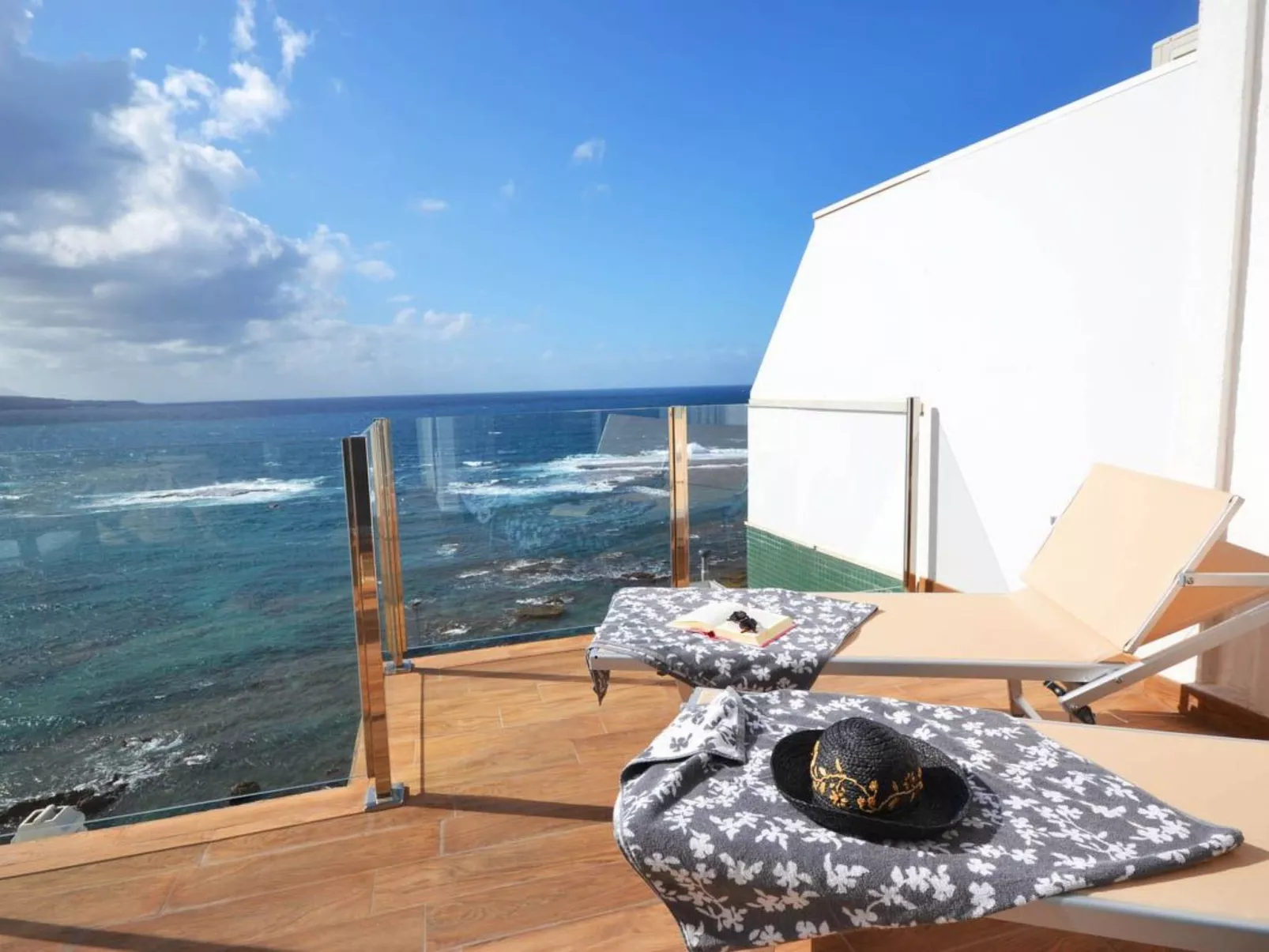 Wohnung mit privater Terrasse und Meerblick