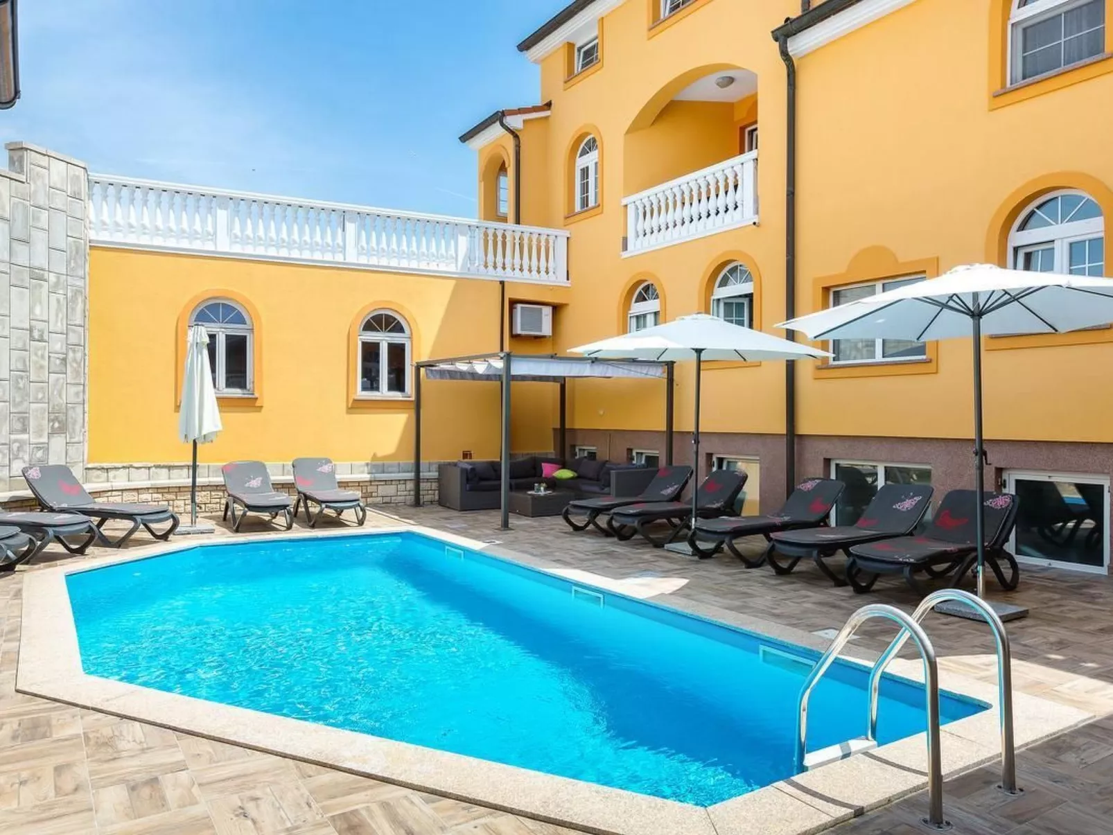 Wohnung in Medulin mit Grill, Garten und Terrasse