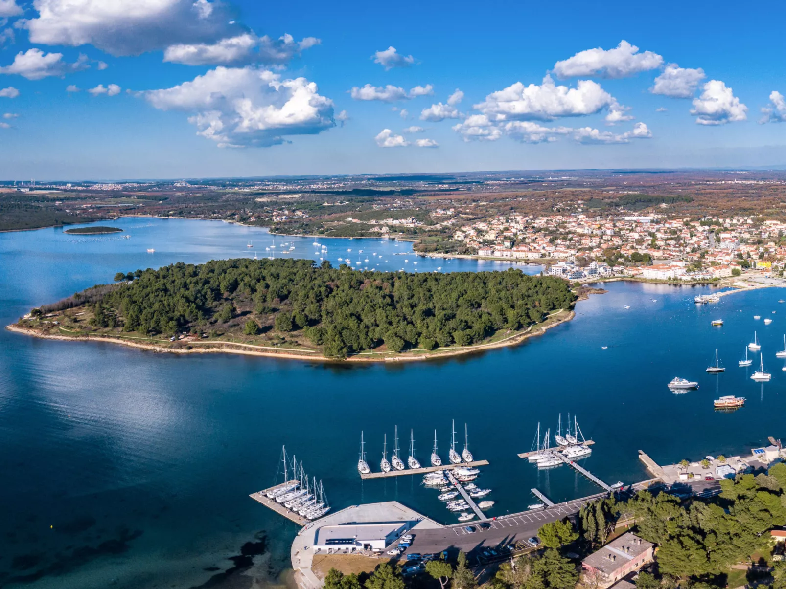 Schönes Apartment, privater Parkplatz und Strand in der Nähe-Area