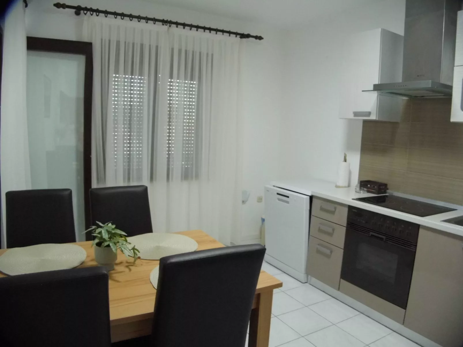 Schöne moderne und voll ausgestattete Wohnung.