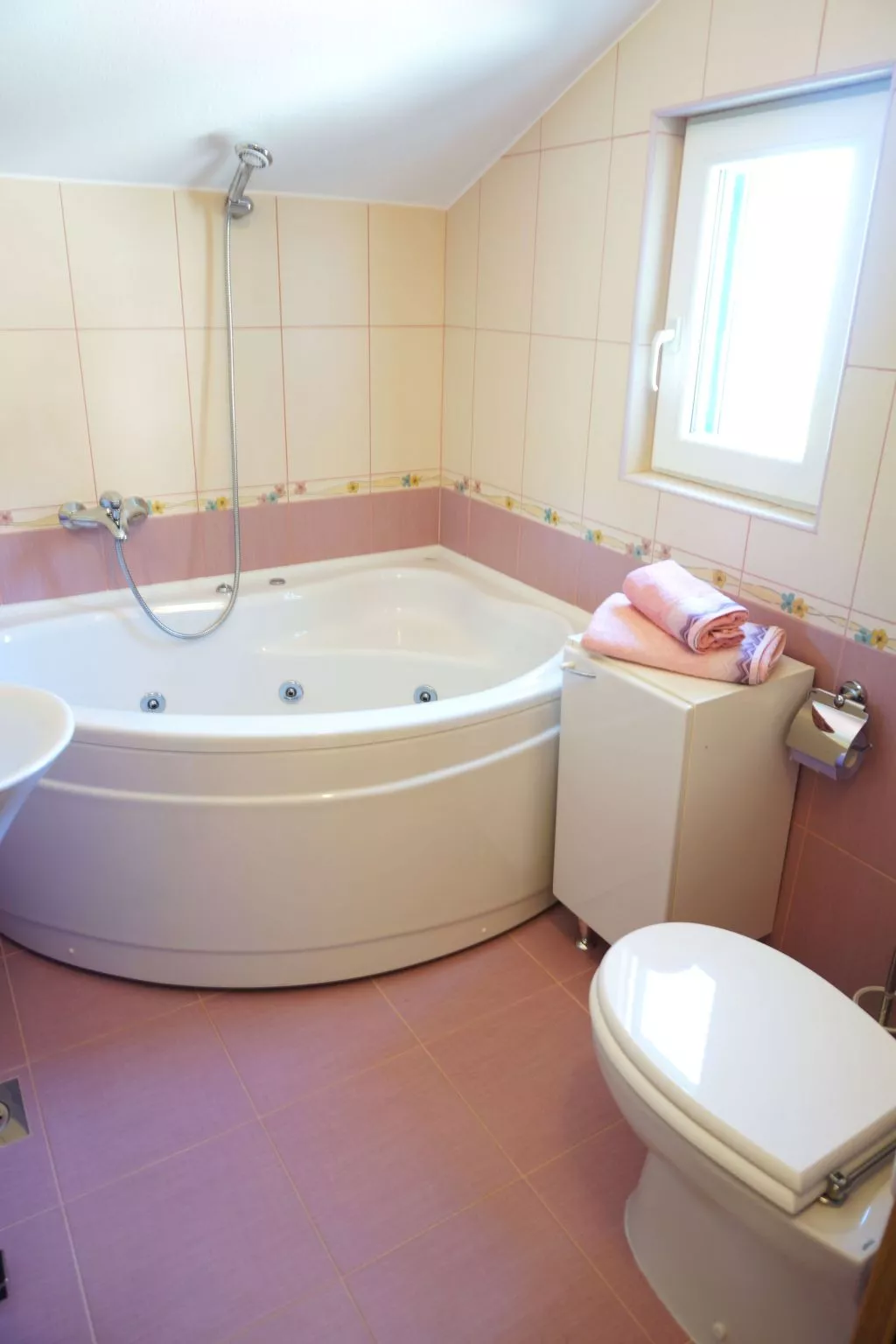 In Veliko Brdo mit Privatem Pool-Inside