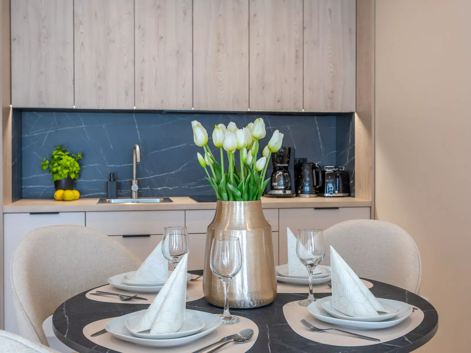 In den Sun Towers am Meer