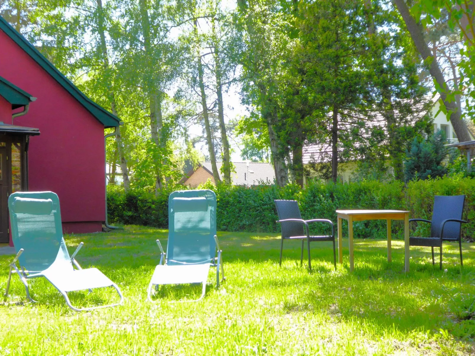 Wohung mit Balkon und Garten nahe Stadtgrenze