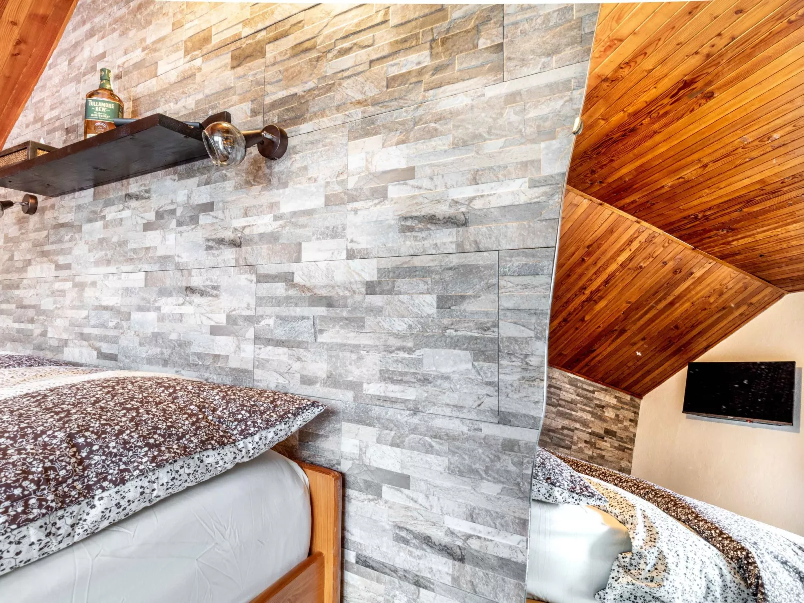 Chalet "Chestnut cottage" in den Bergen.