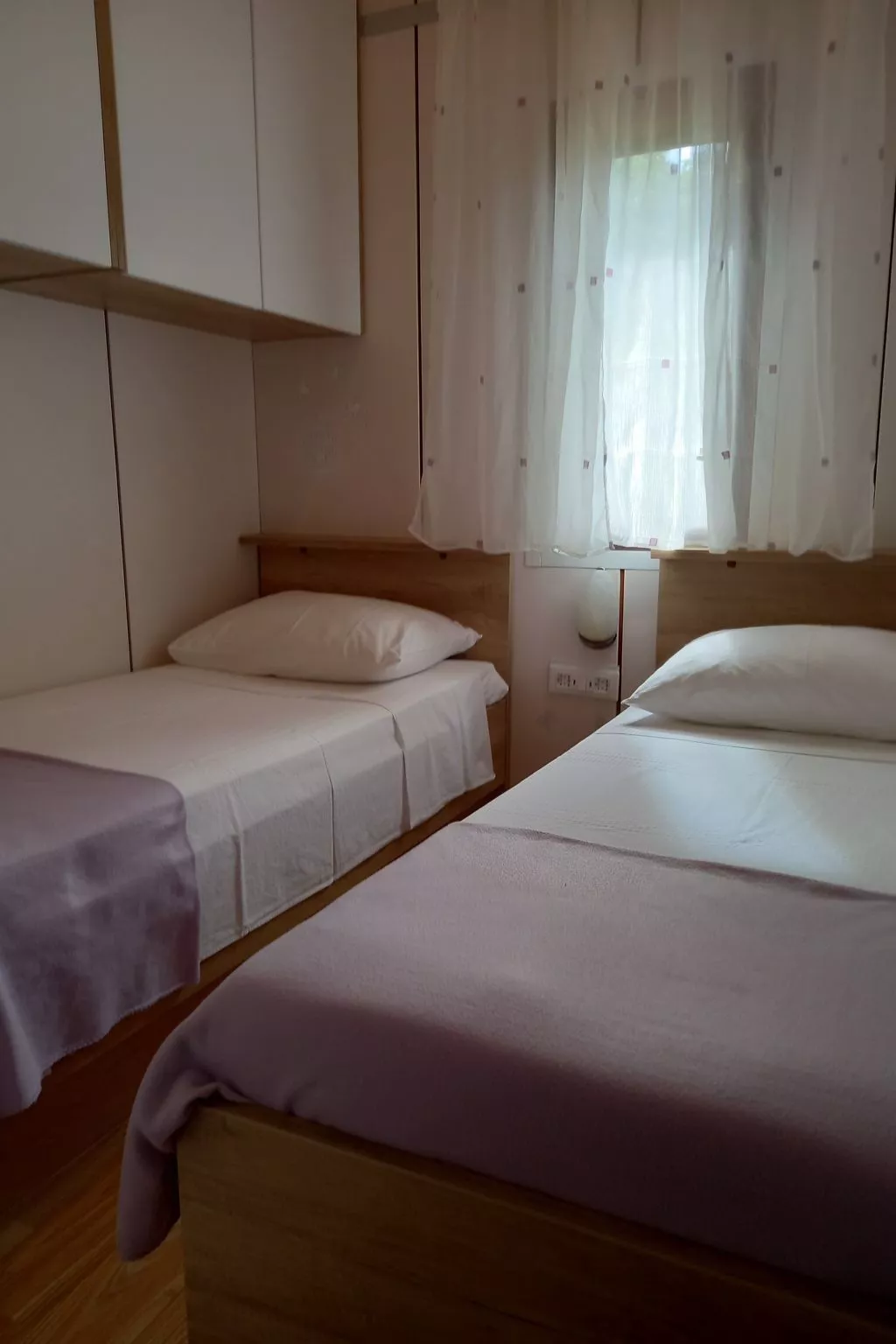 "Mirta" direkt am Strand-Drinnen