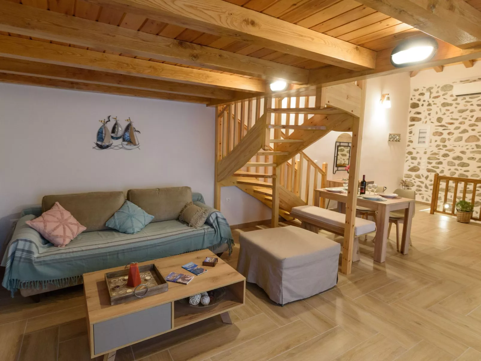 Mit Blick auf das Wasser-Inside