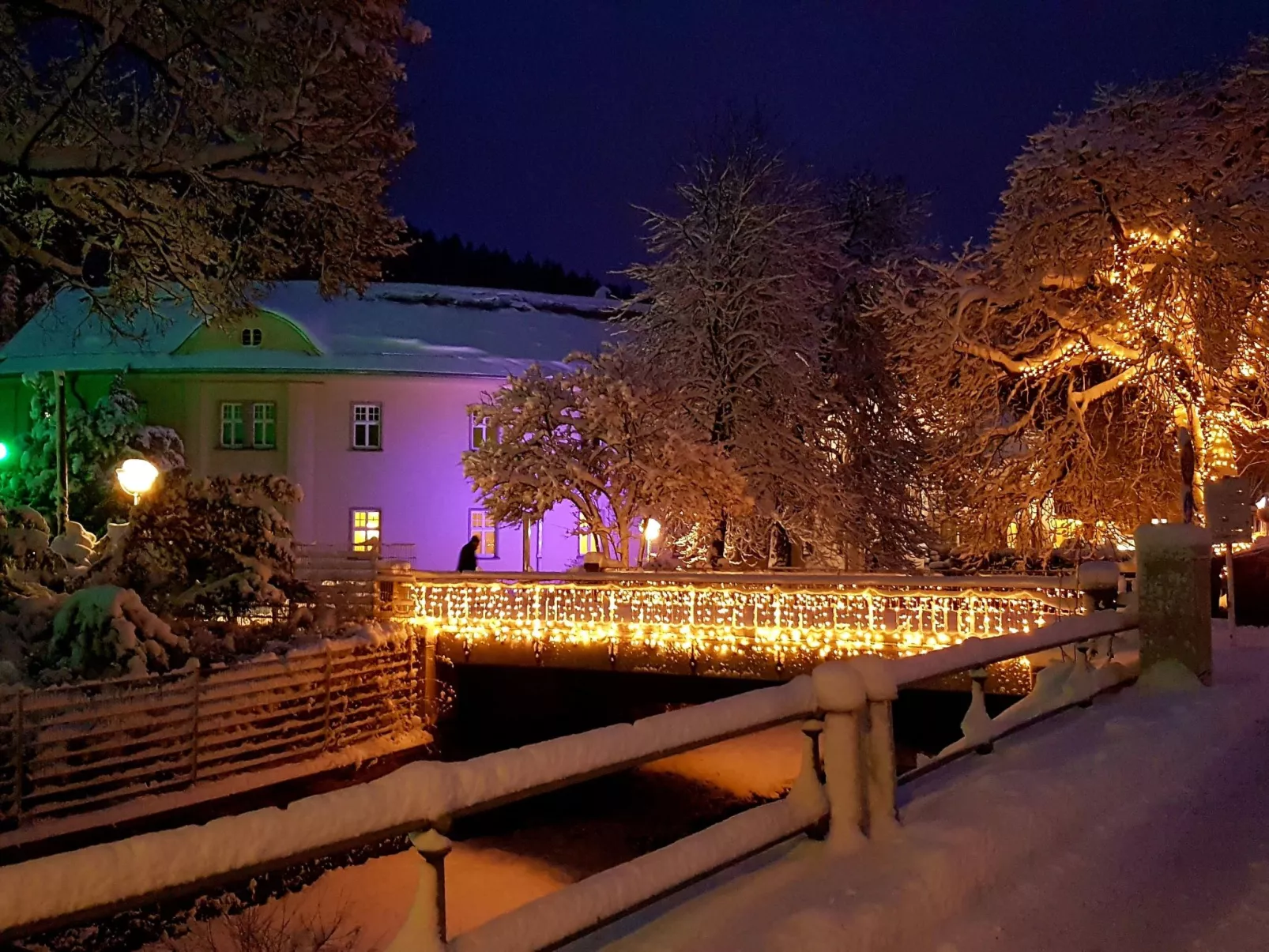 Bungalow mit Garten, Grill und Terrasse-Outside