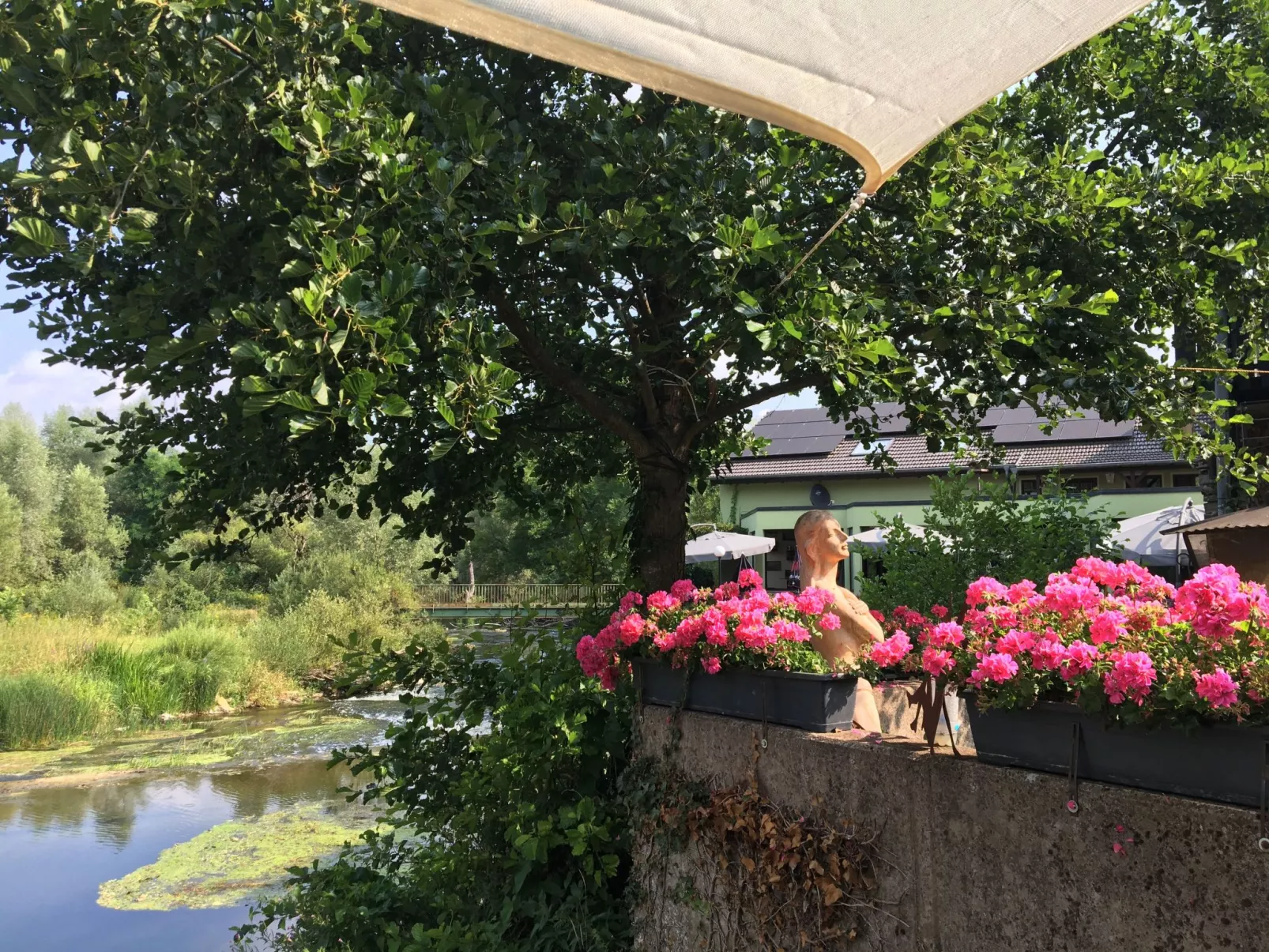 Appartement mit Balkon-Draußen