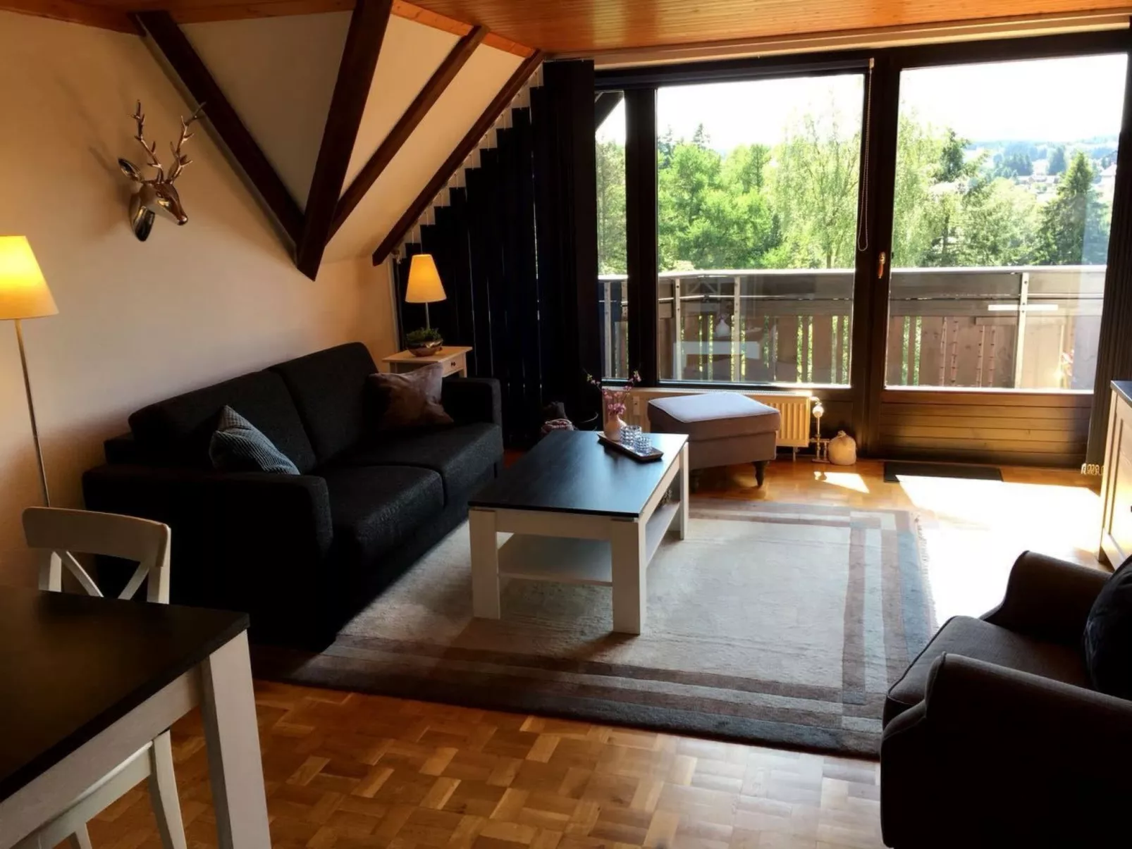 Moderne Ferienwohnung mit Balkon