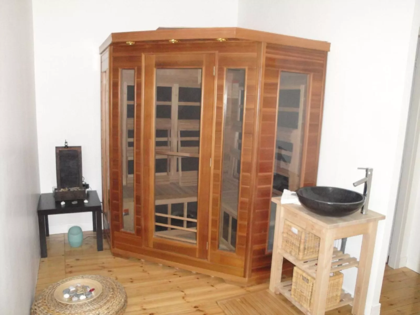 Ferienvilla mit Blick auf das Wasser-Image-tags.info