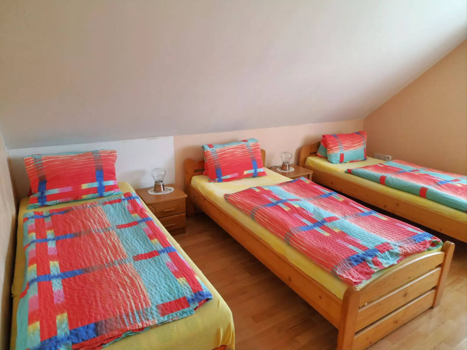 Mit Garten und Pools