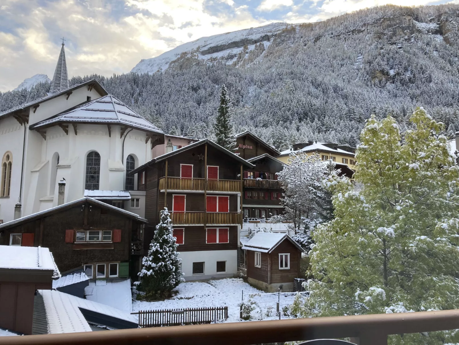 Geräumiges 3.5-Zimmer - Zentral - Balkon - Haus Dala-Dehors