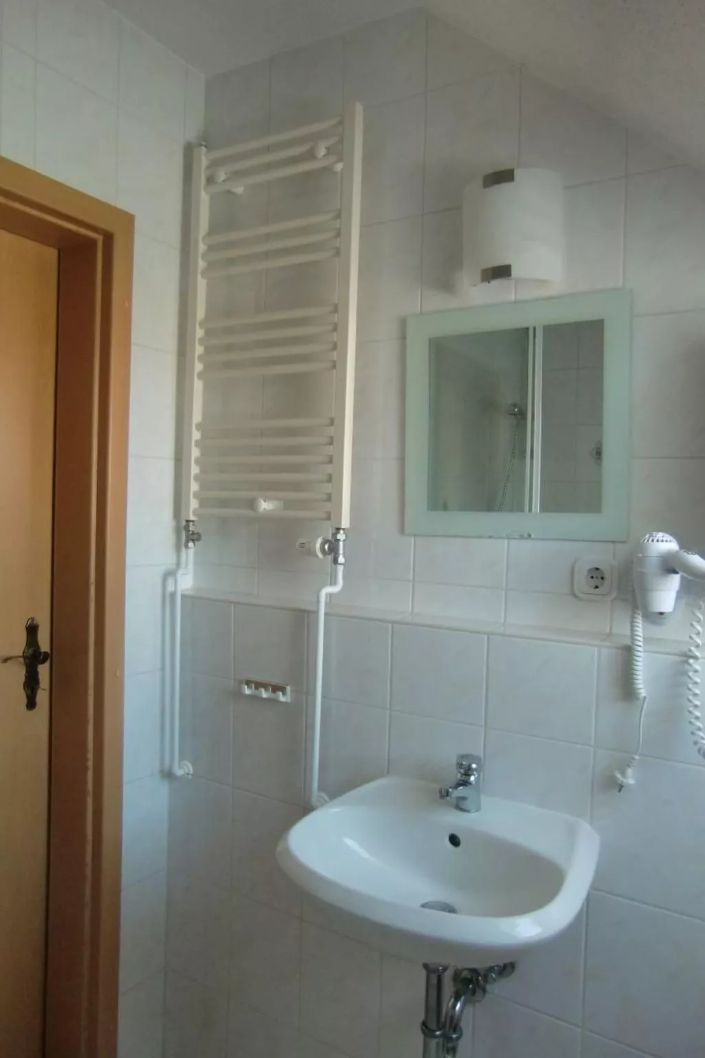 Nette Wohnung mit Garten, Grill und Pool