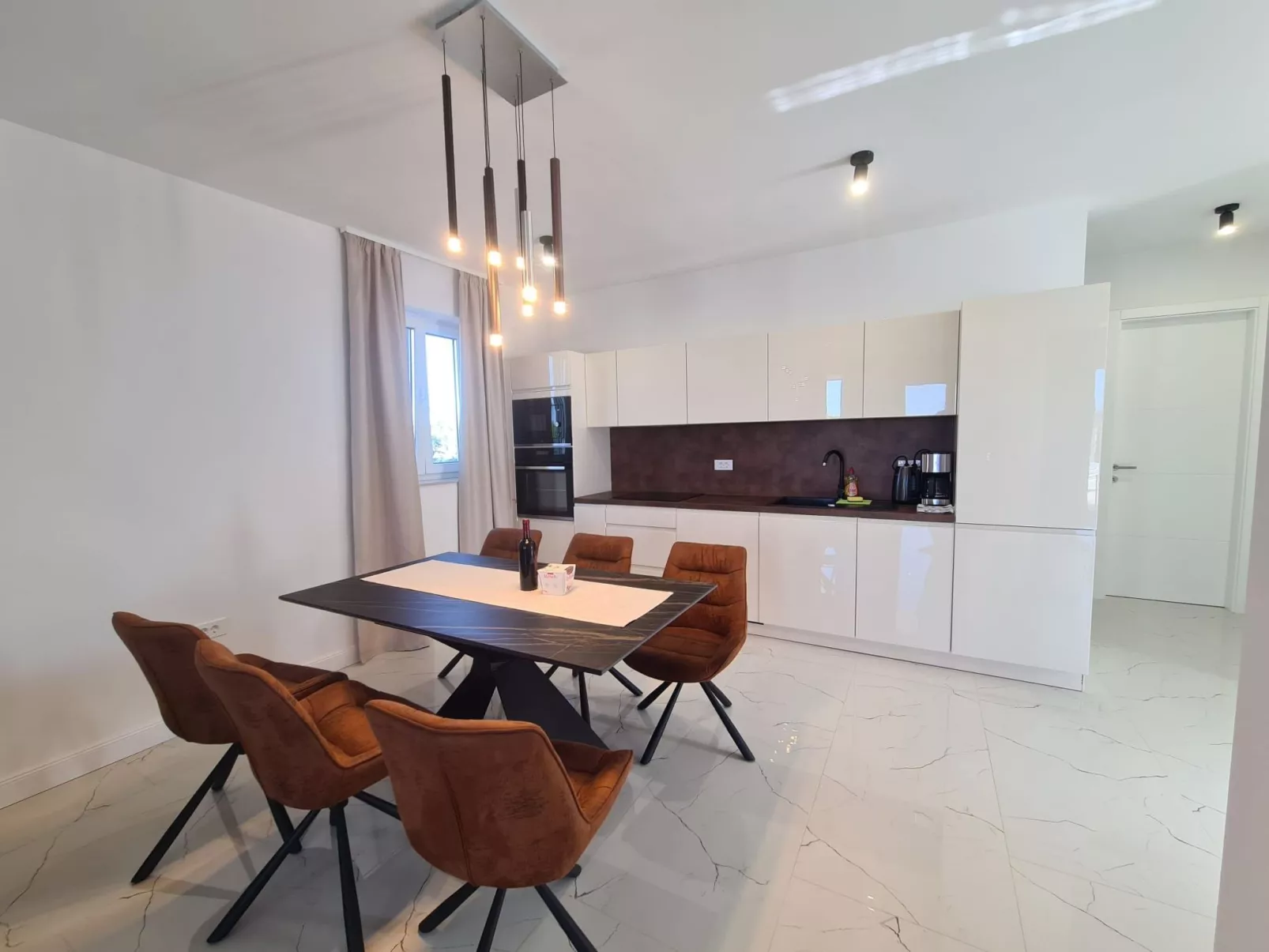 Neue Villa Angelo mit Sauna und beheiztem Pool-Inside