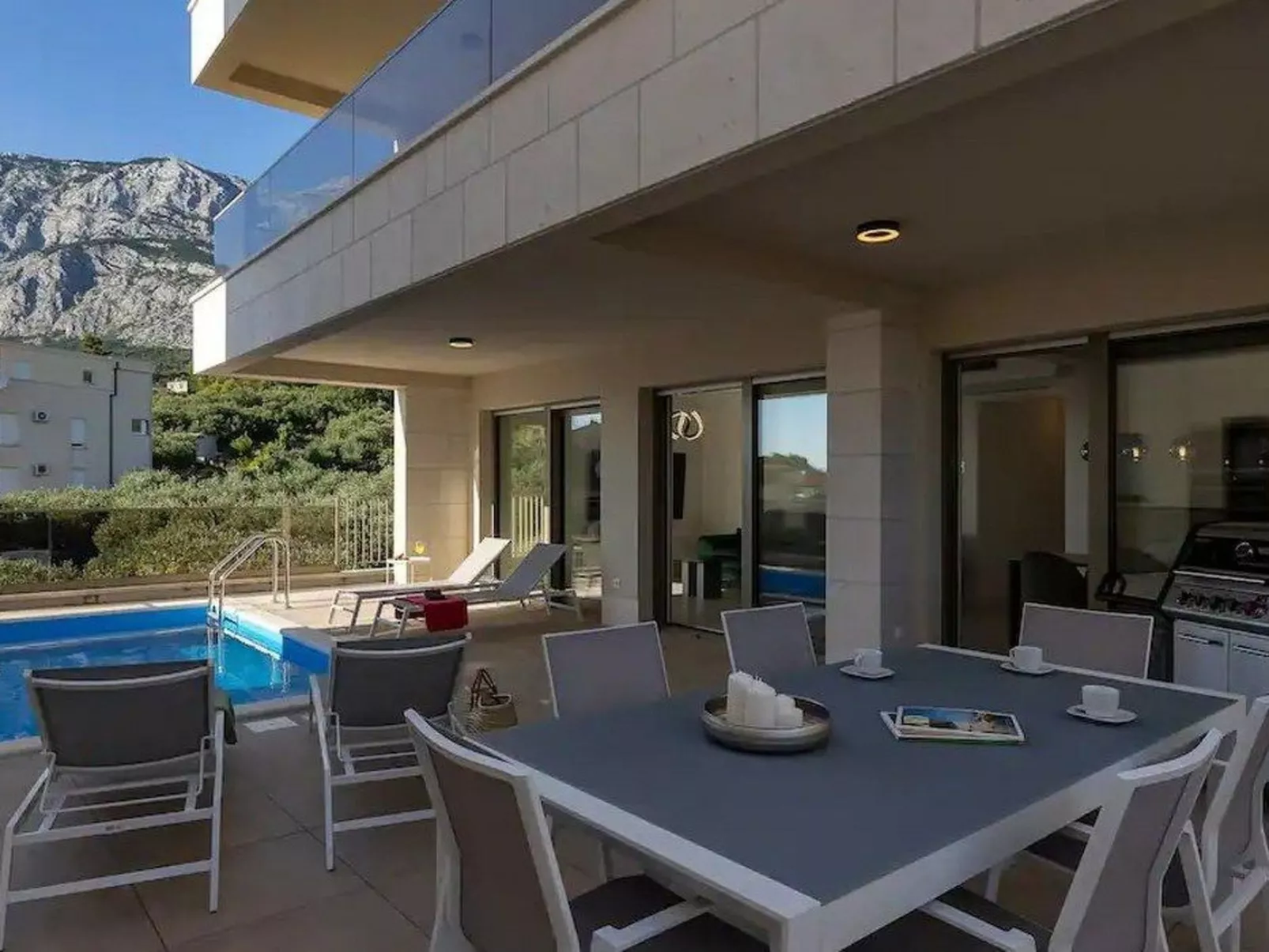 Apartman DeLux with private pool-Draußen