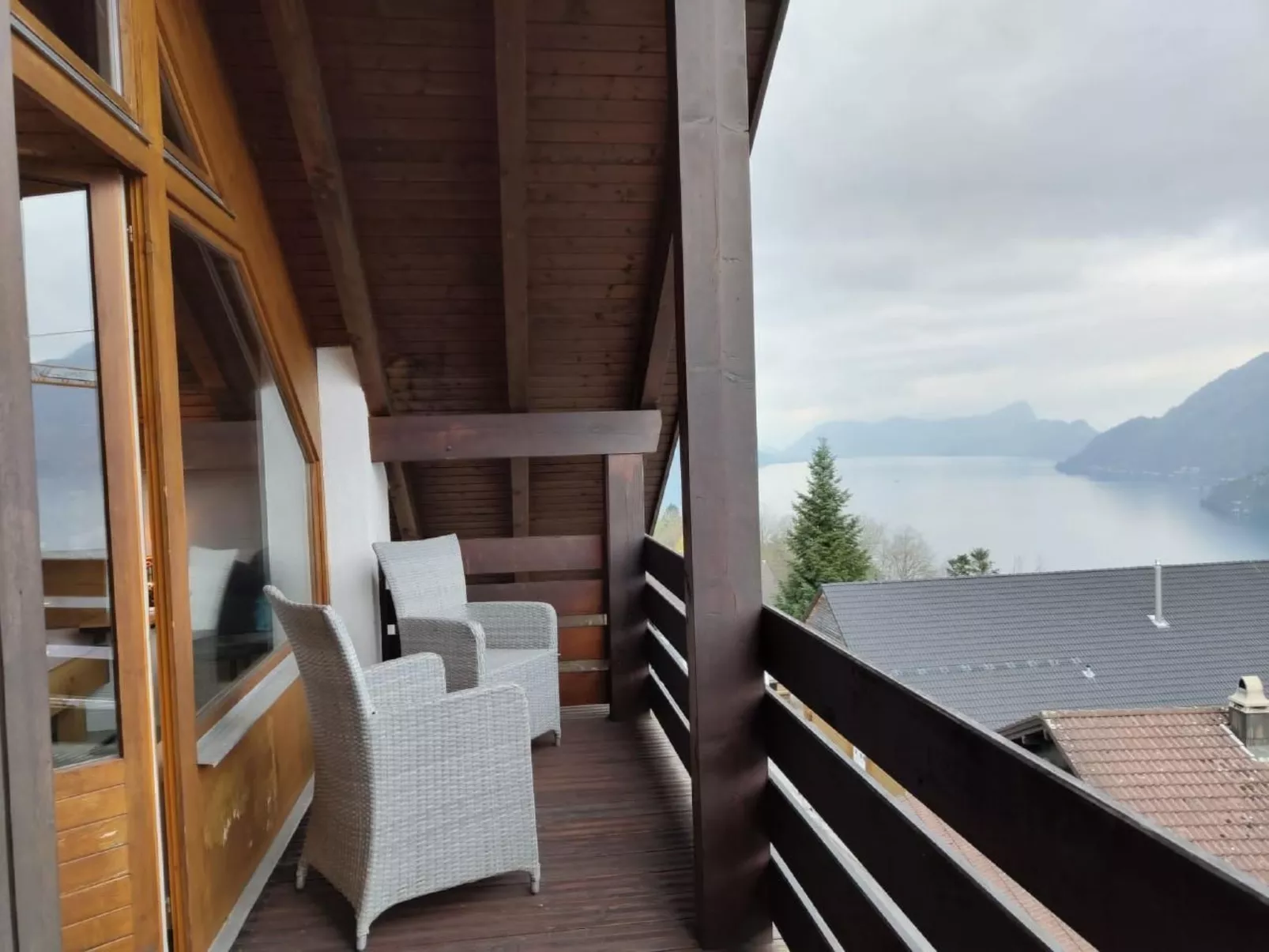 Villa Seelisberg mit Jacuzzi und Panoramablick-Draußen