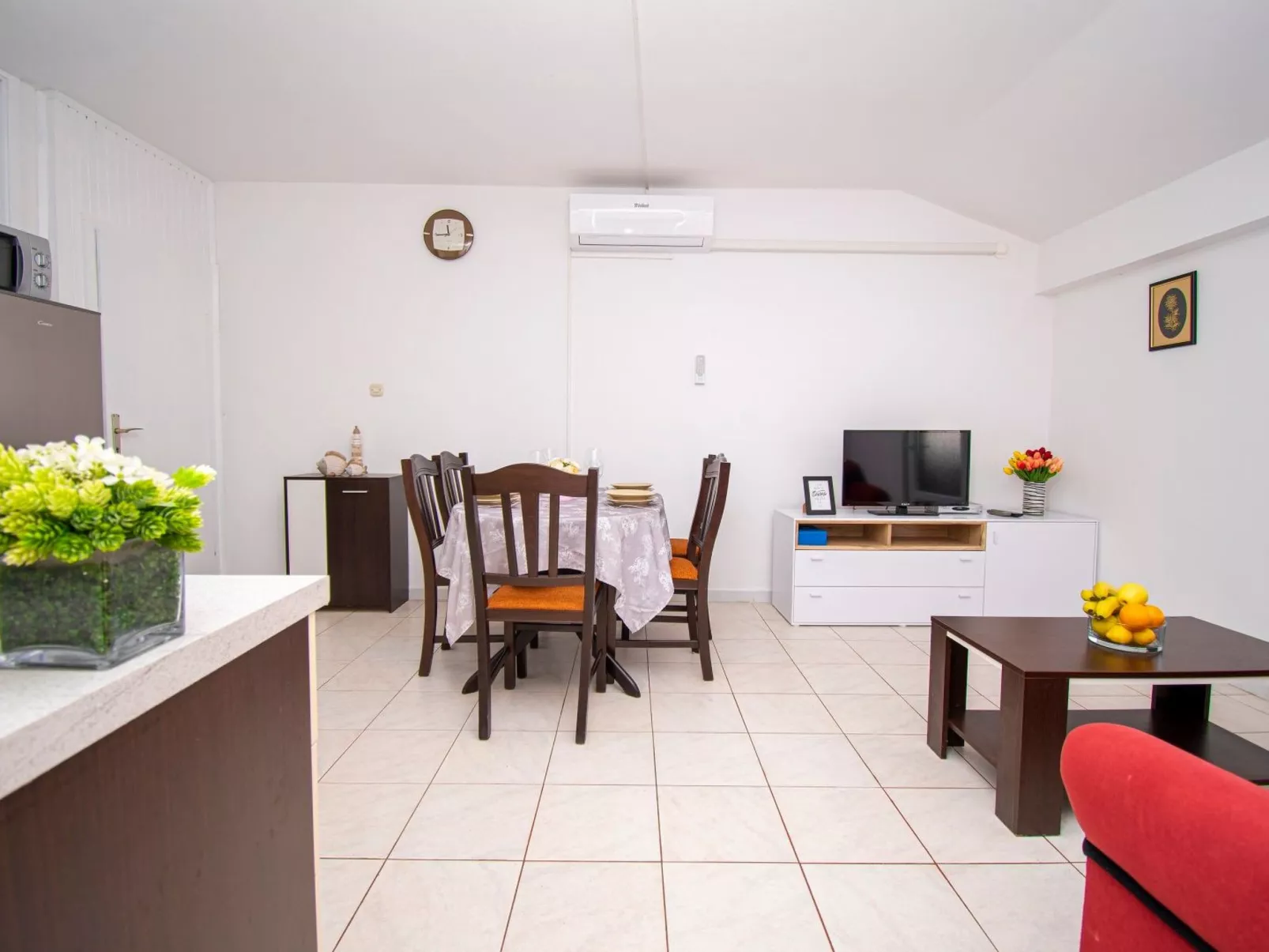 Ruhig und gemütlich 2BR Wohnung in der Nähe des Strandes-Drinnen