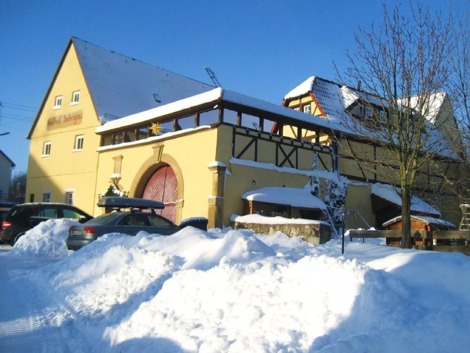 Villa mit Garten, Grill und Terrasse