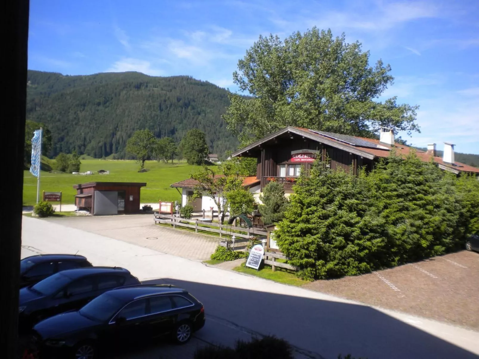 Marinas Alpenblick-Outside