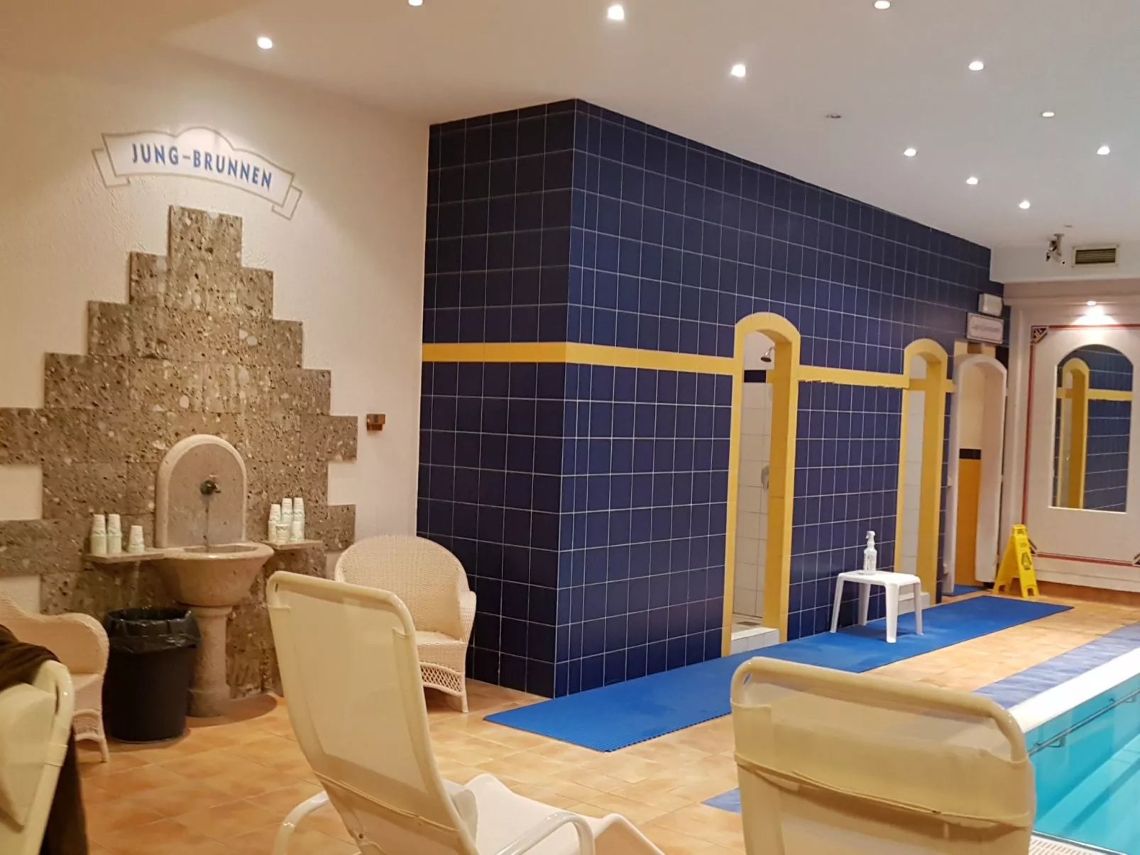 Mit Gemeinschaftspool und Terrasse